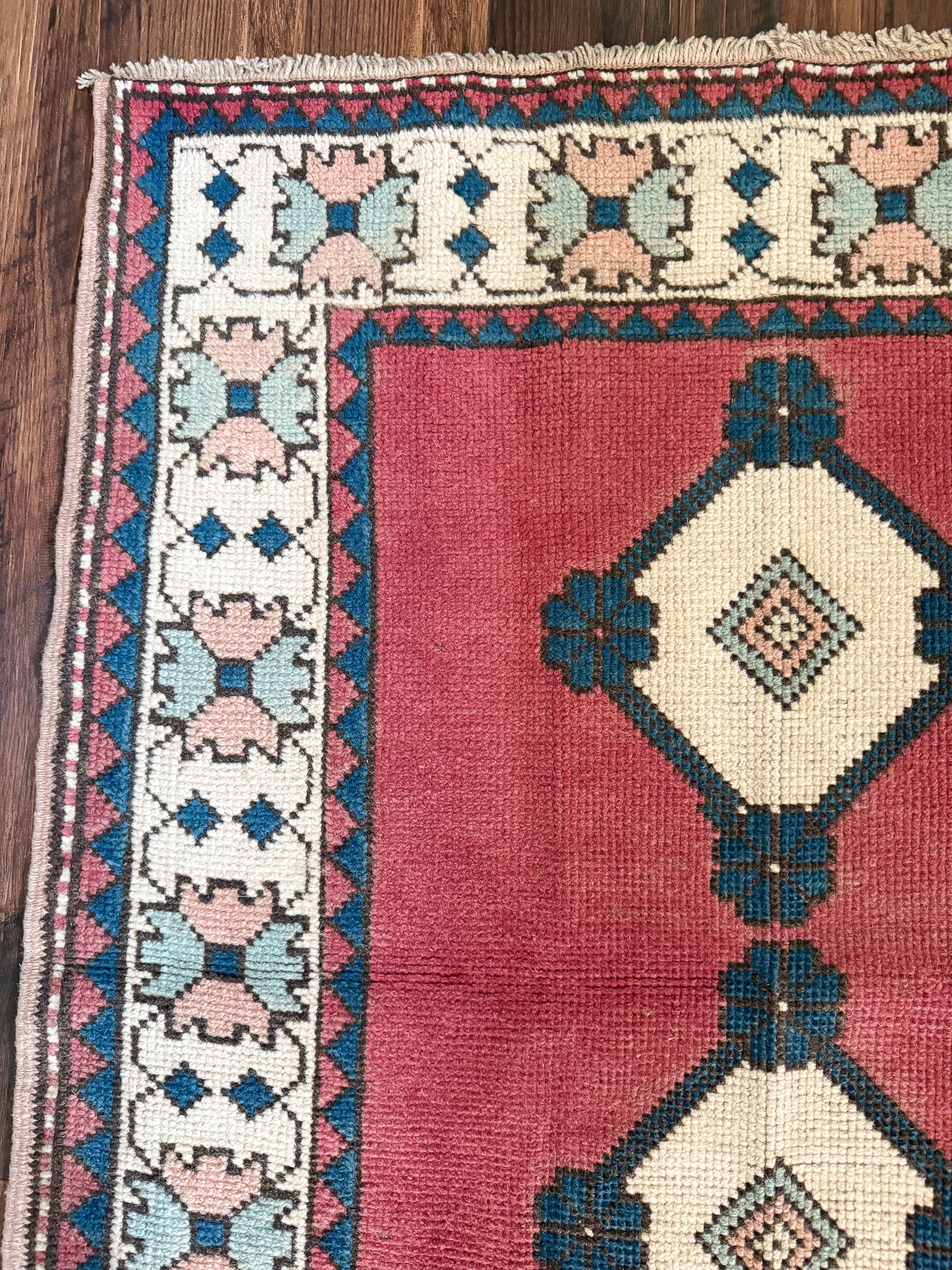 Vintage Turkish Area Rug No. A1237 - 3.4'x6.6'