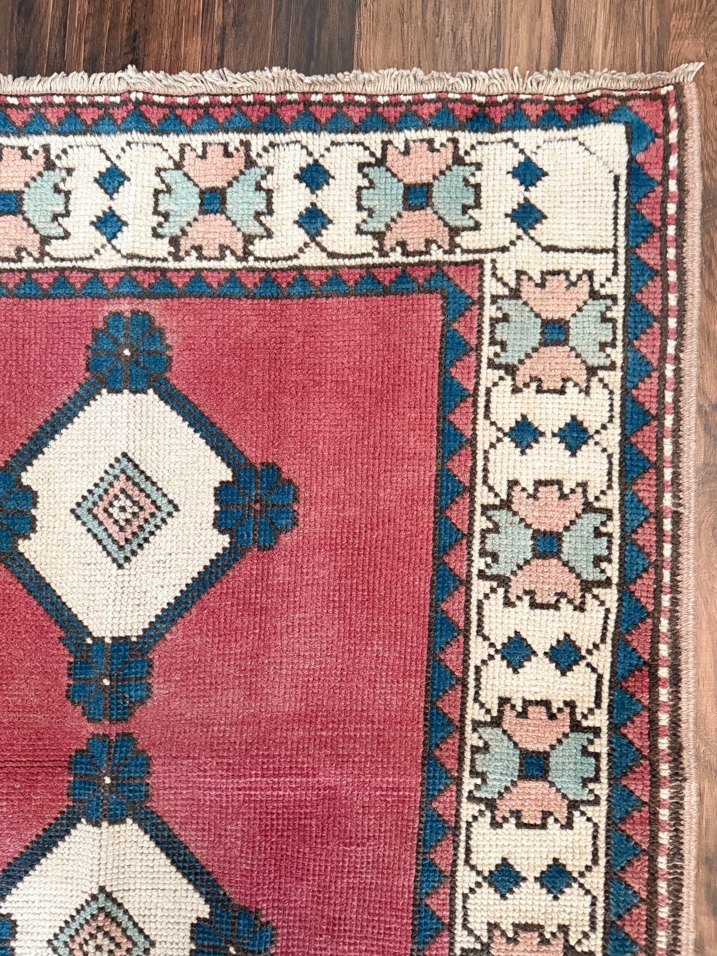 Vintage Turkish Area Rug No. A1237 - 3.4'x6.6'