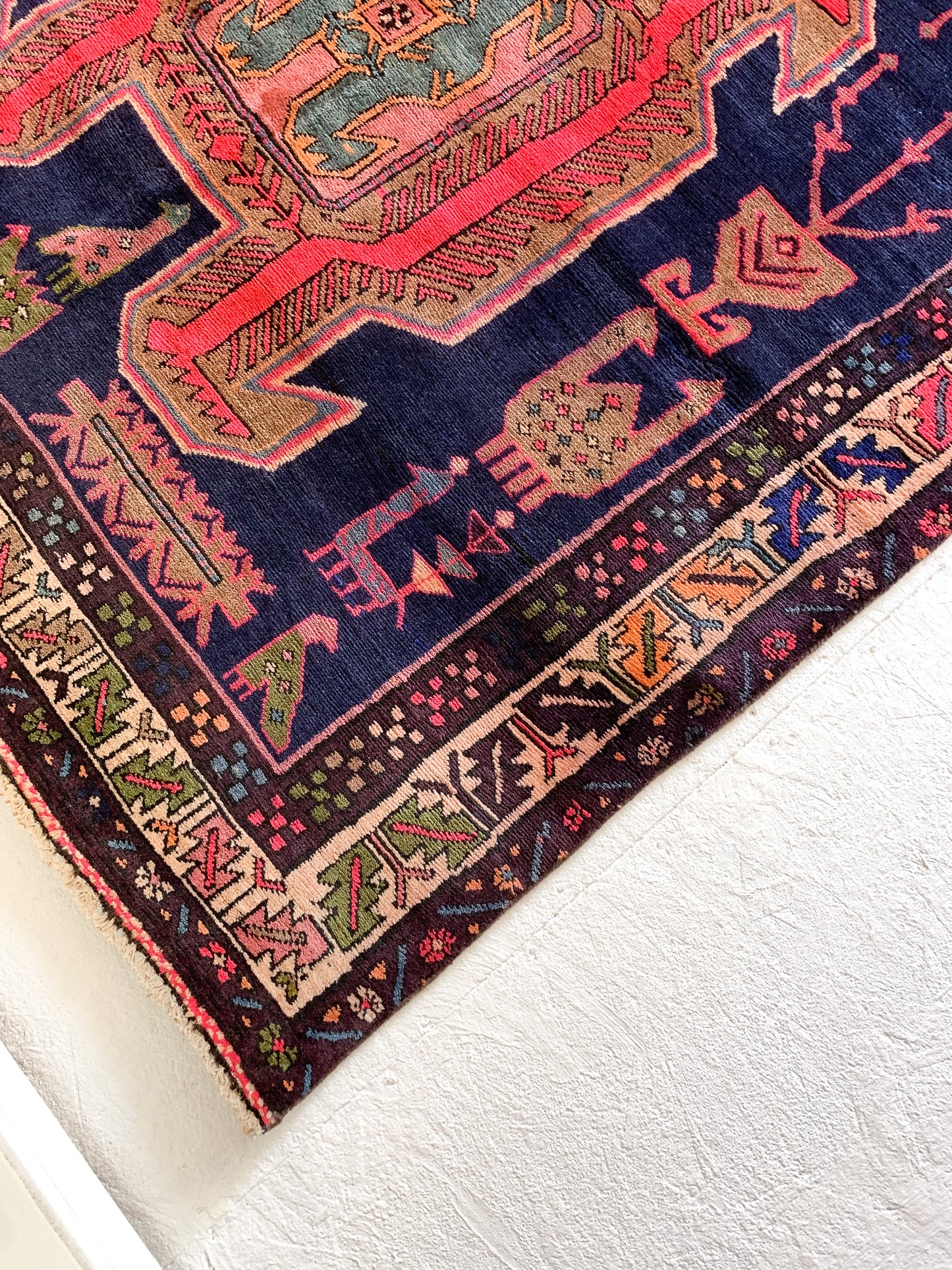 No. A1035 - 4.4' x 9.8' Vintage Persian Tribal Rug