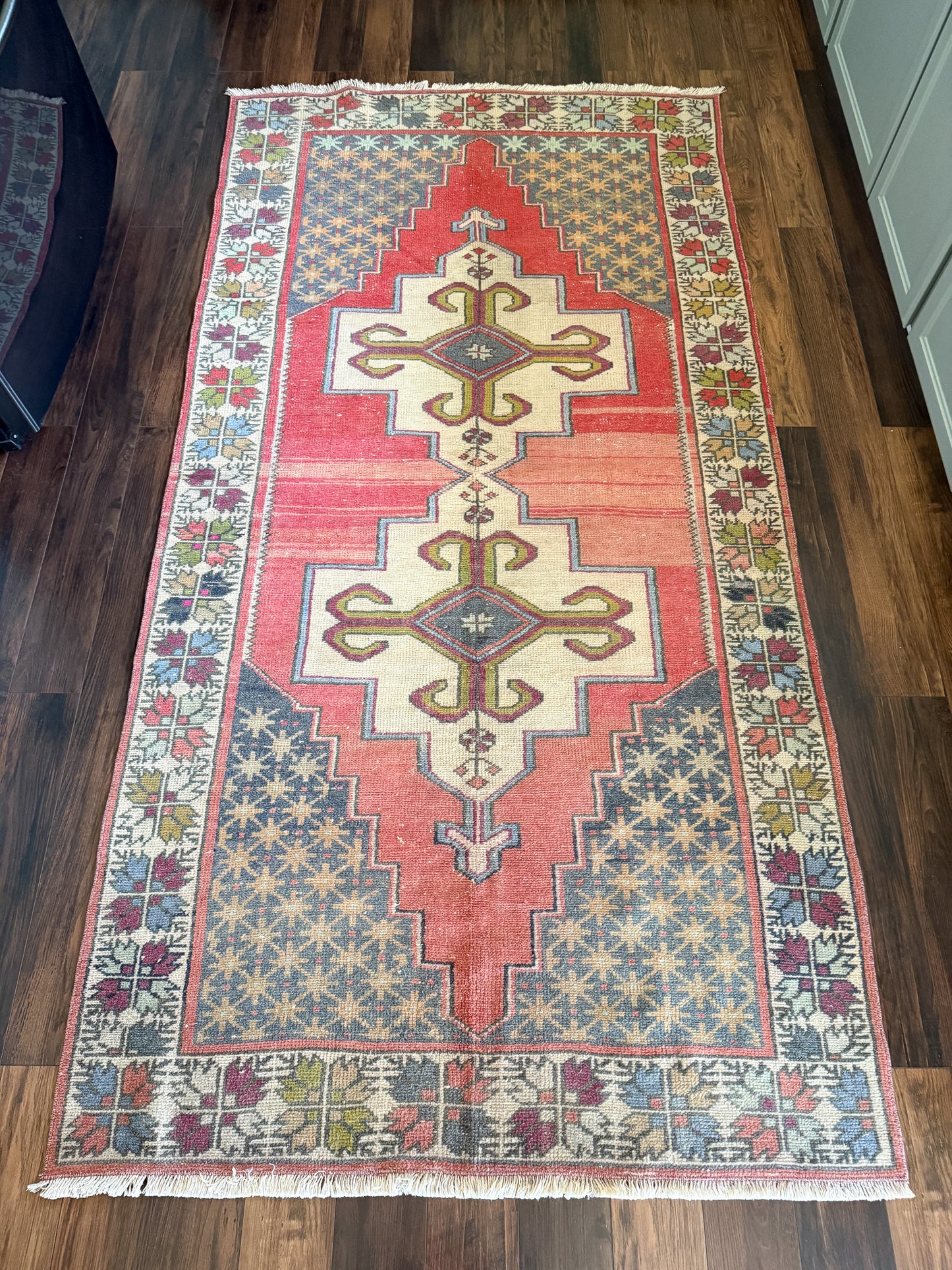 Vintage Turkish Area Rug No. A1252 - 4.5'x8.8'