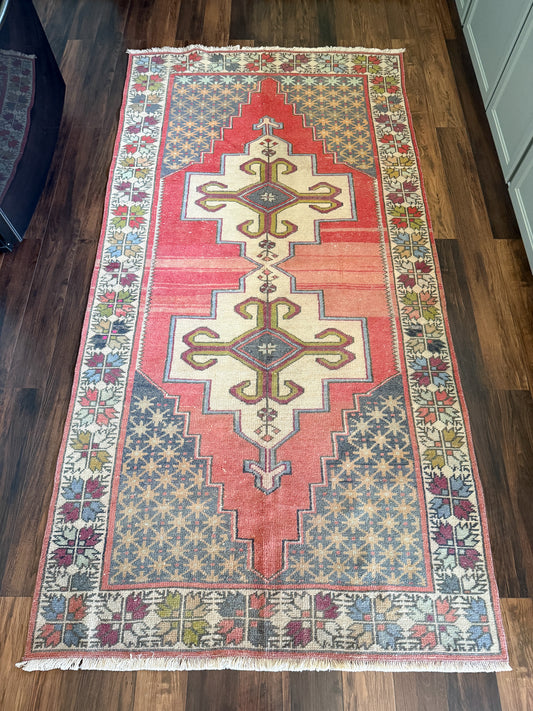 Vintage Turkish Area Rug No. A1252 - 4.5'x8.8'