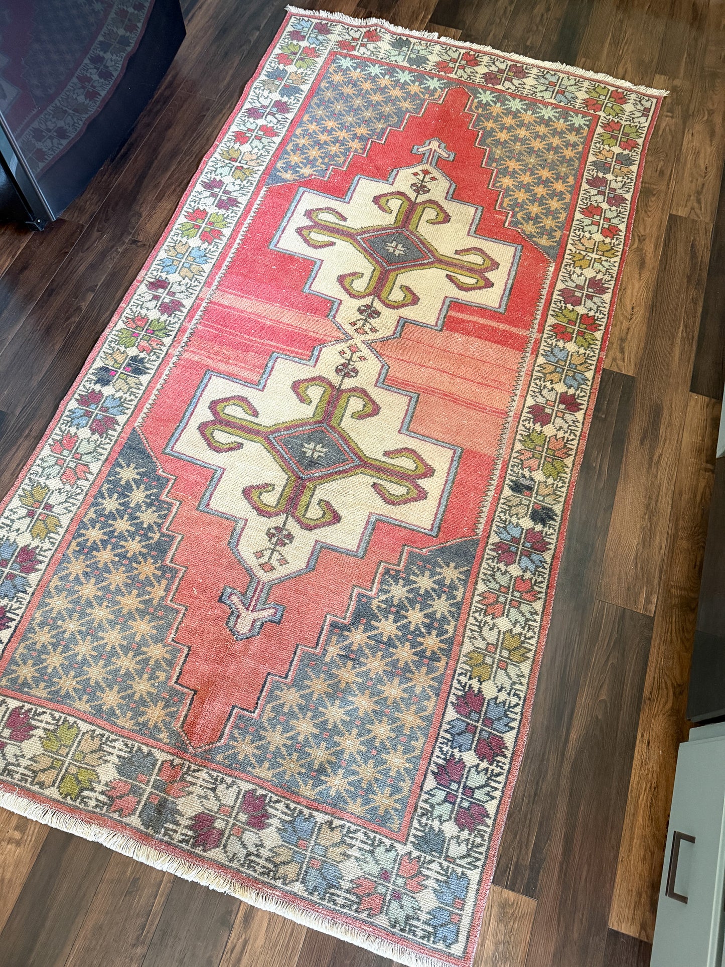 Vintage Turkish Area Rug No. A1252 - 4.5'x8.8'