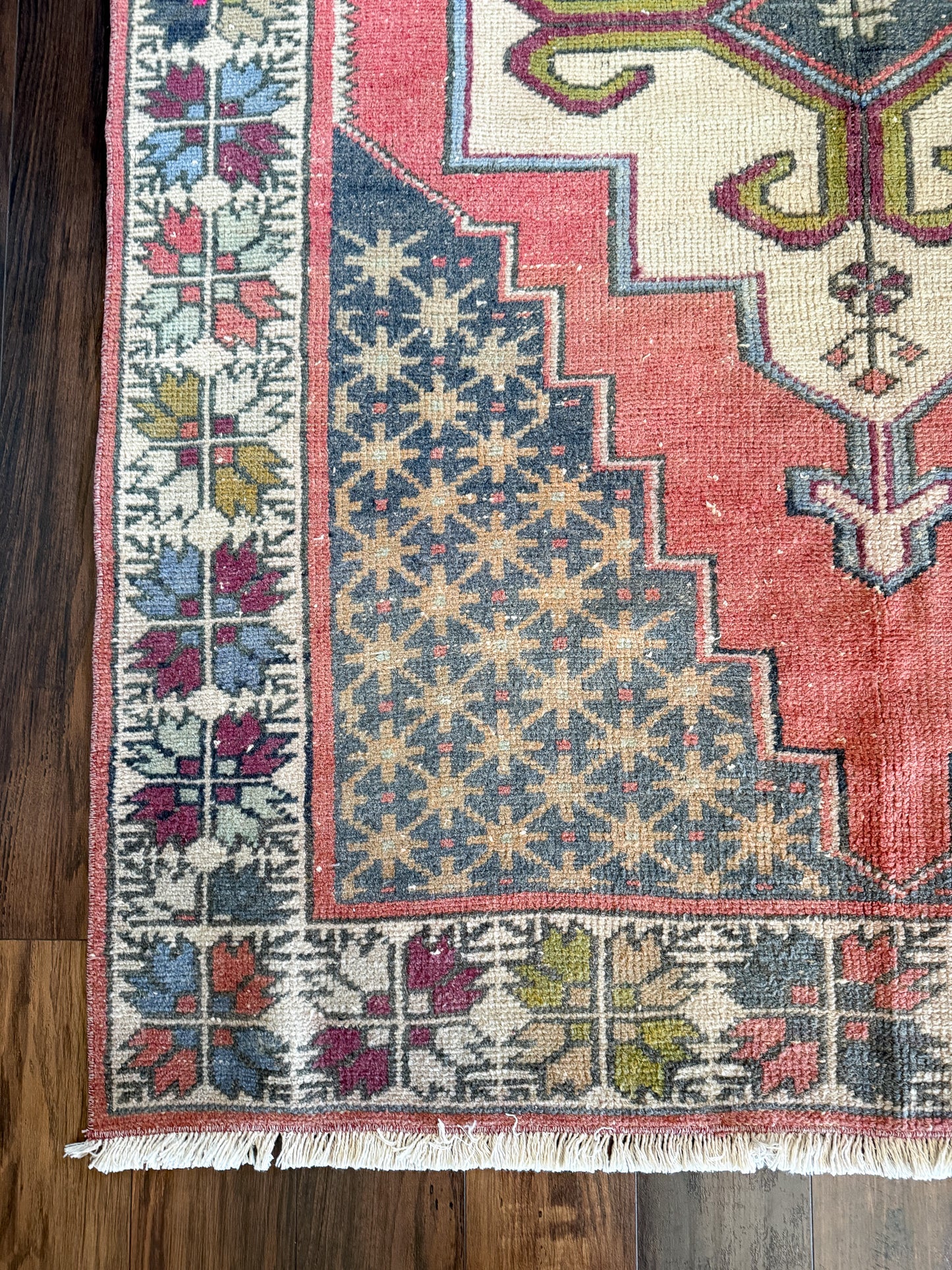 Vintage Turkish Area Rug No. A1252 - 4.5'x8.8'