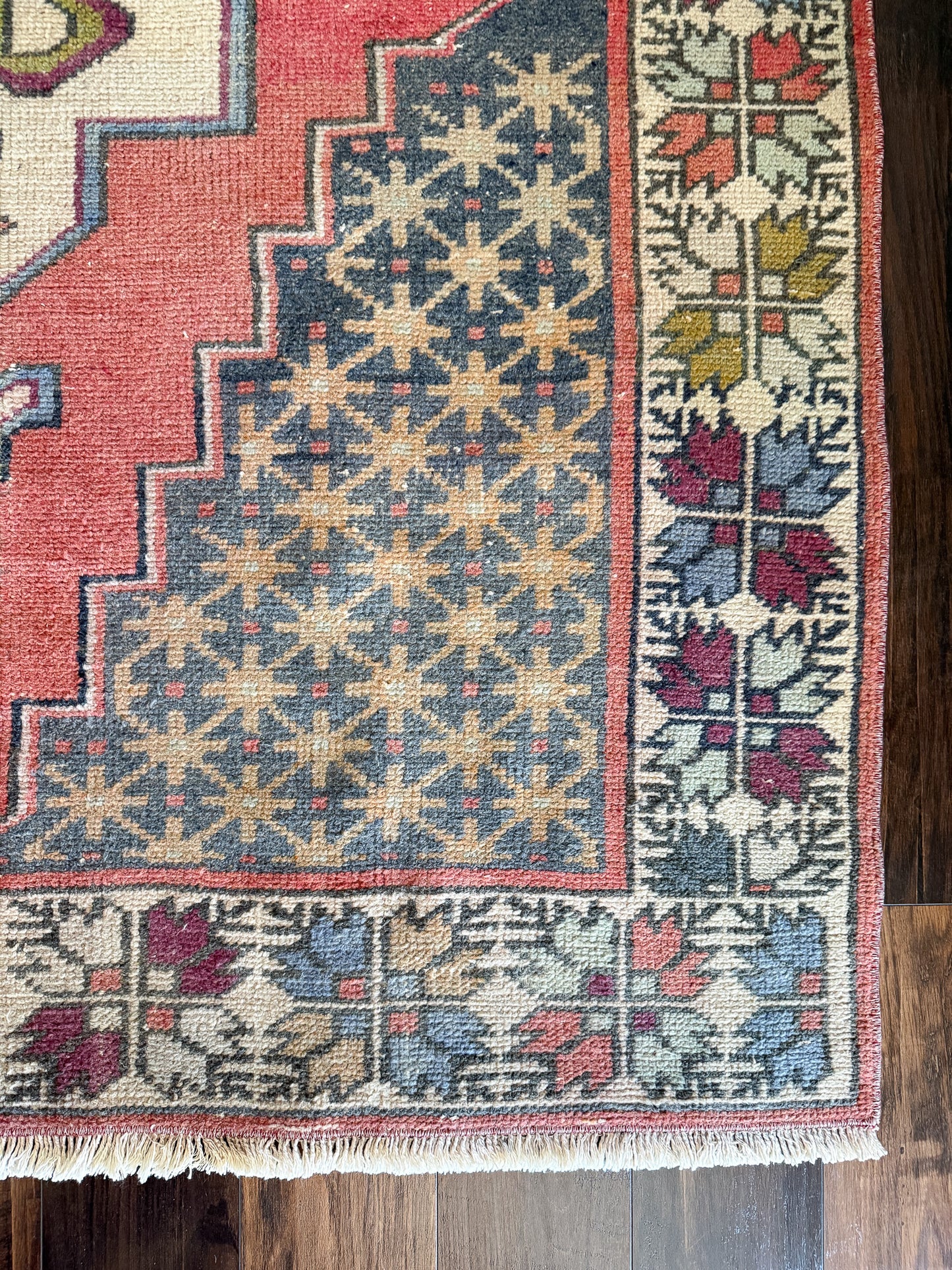 Vintage Turkish Area Rug No. A1252 - 4.5'x8.8'
