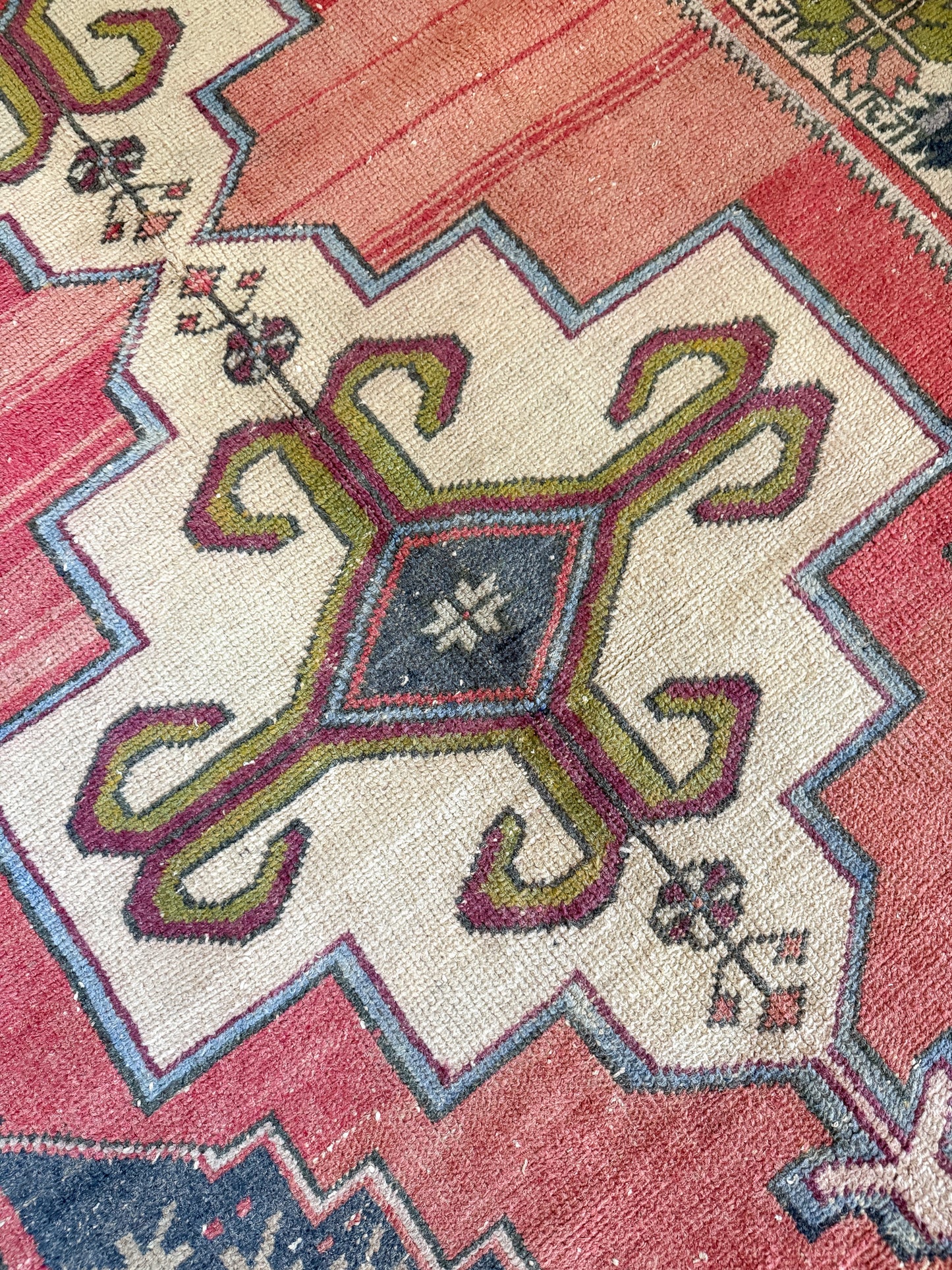 Vintage Turkish Area Rug No. A1252 - 4.5'x8.8'