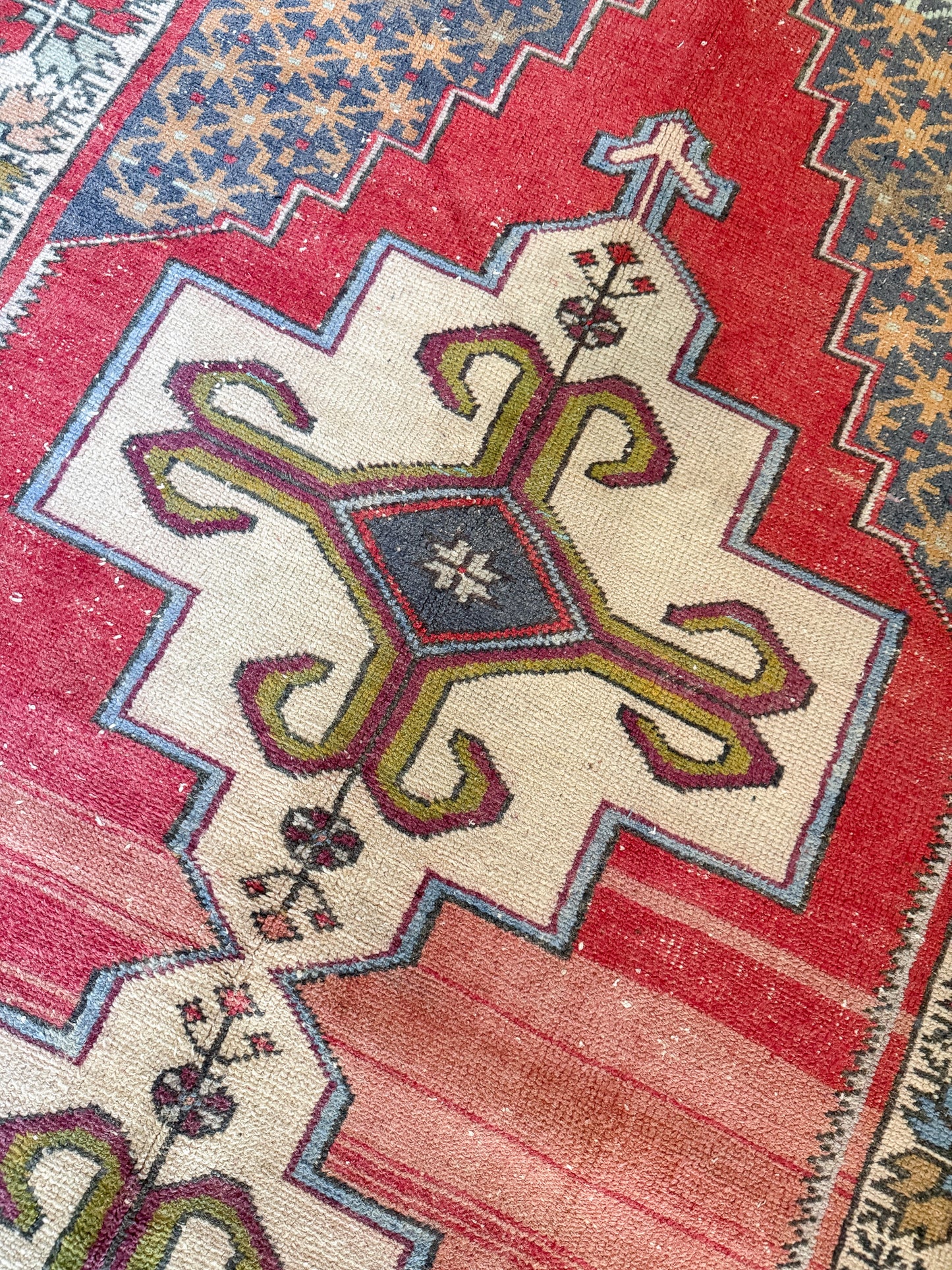 Vintage Turkish Area Rug No. A1252 - 4.5'x8.8'