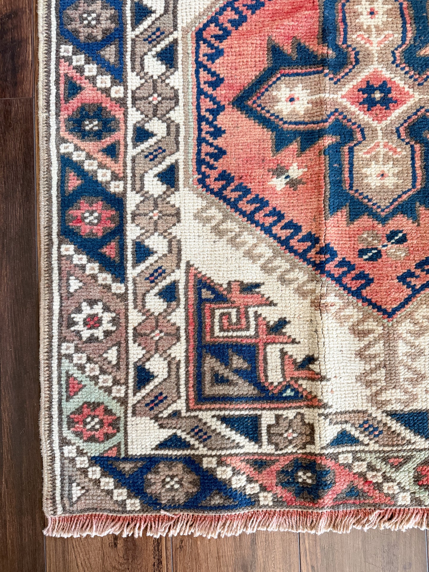 Vintage Turkish Area Rug No. A1251 - 2.5'x4.1'