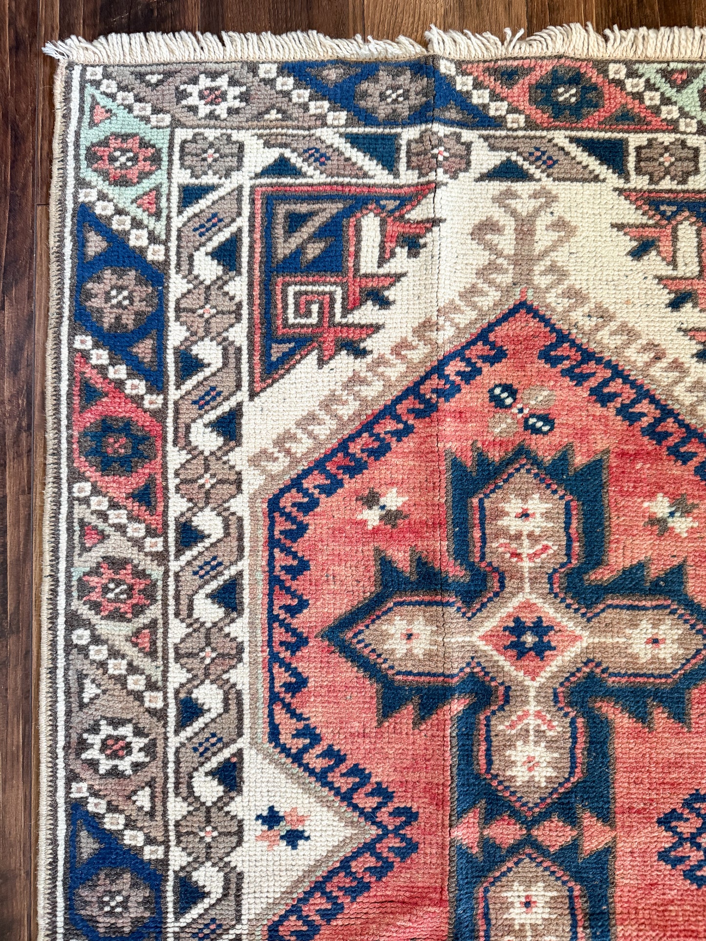 Vintage Turkish Area Rug No. A1251 - 2.5'x4.1'
