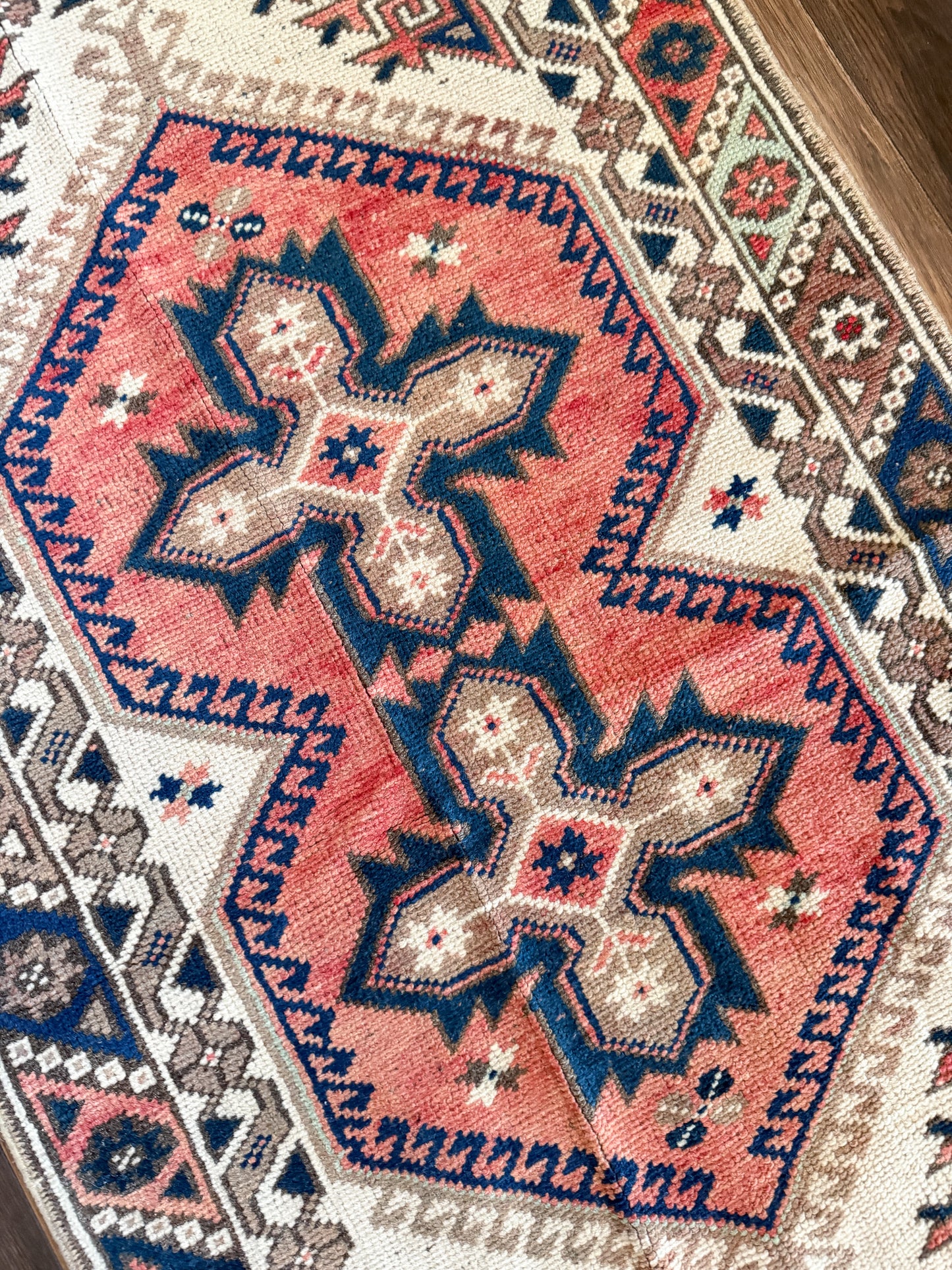 Vintage Turkish Area Rug No. A1251 - 2.5'x4.1'