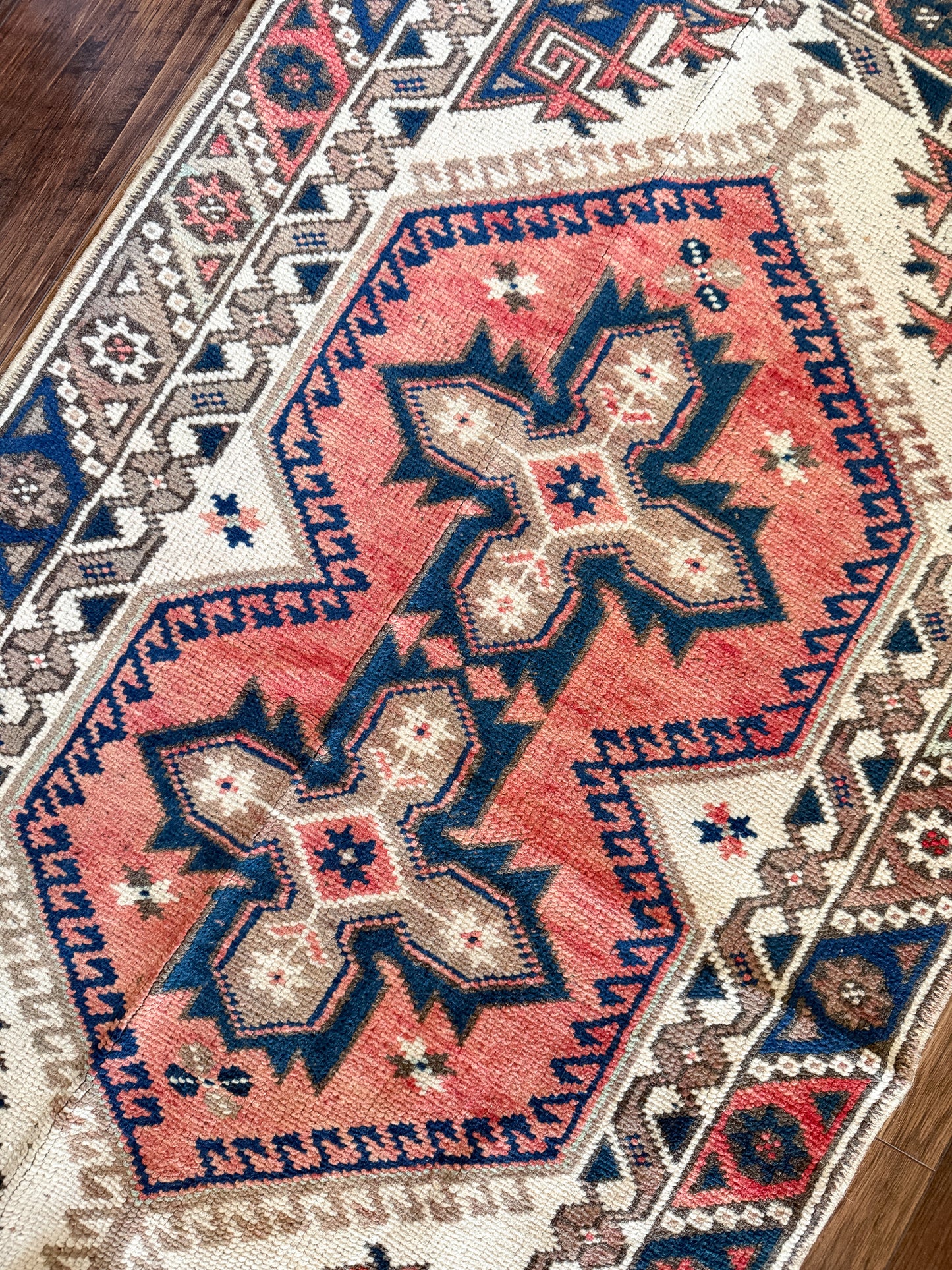 Vintage Turkish Area Rug No. A1251 - 2.5'x4.1'