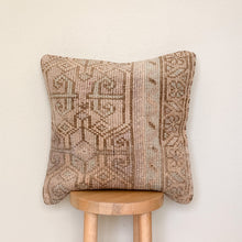 Load image into Gallery viewer, No. P260 - 18&quot; X 18&quot; Turkish Rug Pillow Cover

