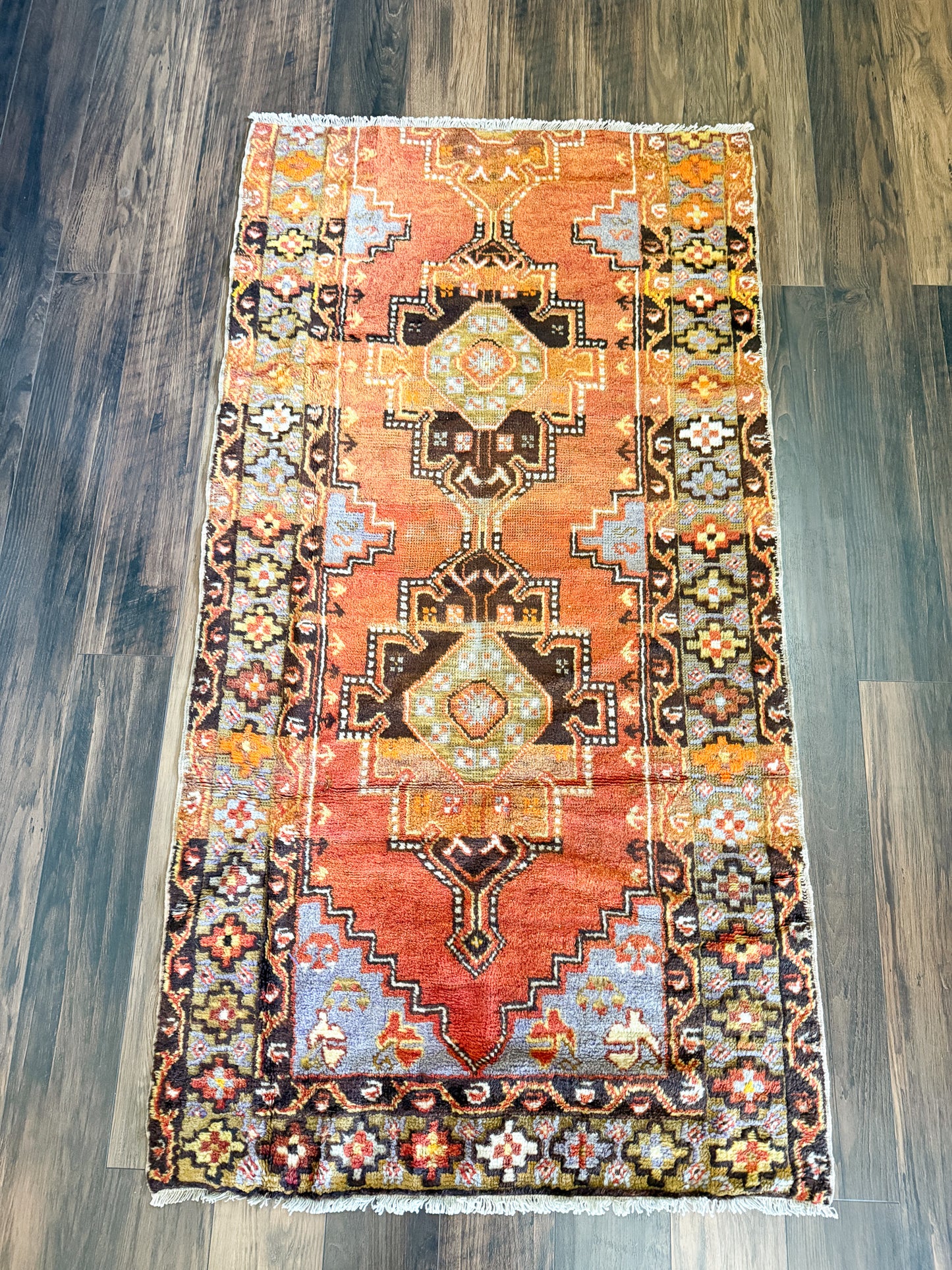 Vintage Turkish Area Rug No. A1239 - 2.8'x5.4'