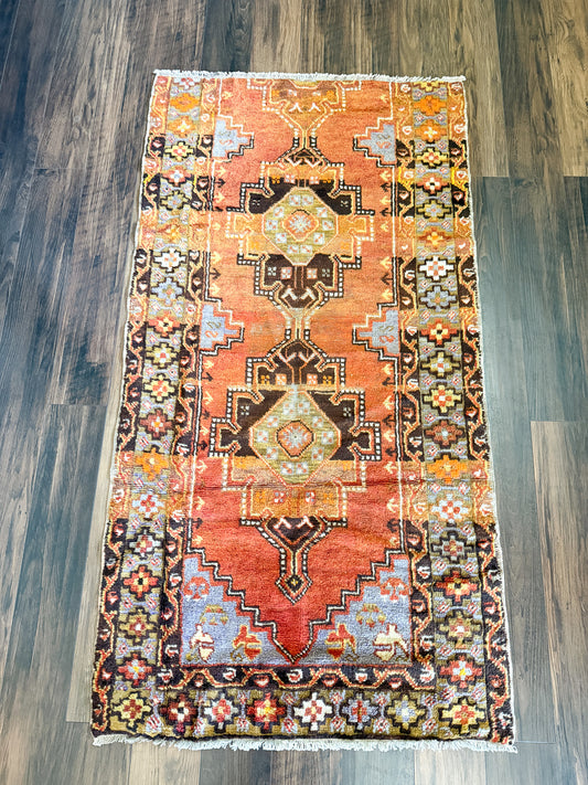 Vintage Turkish Area Rug No. A1239 - 2.8'x5.4'