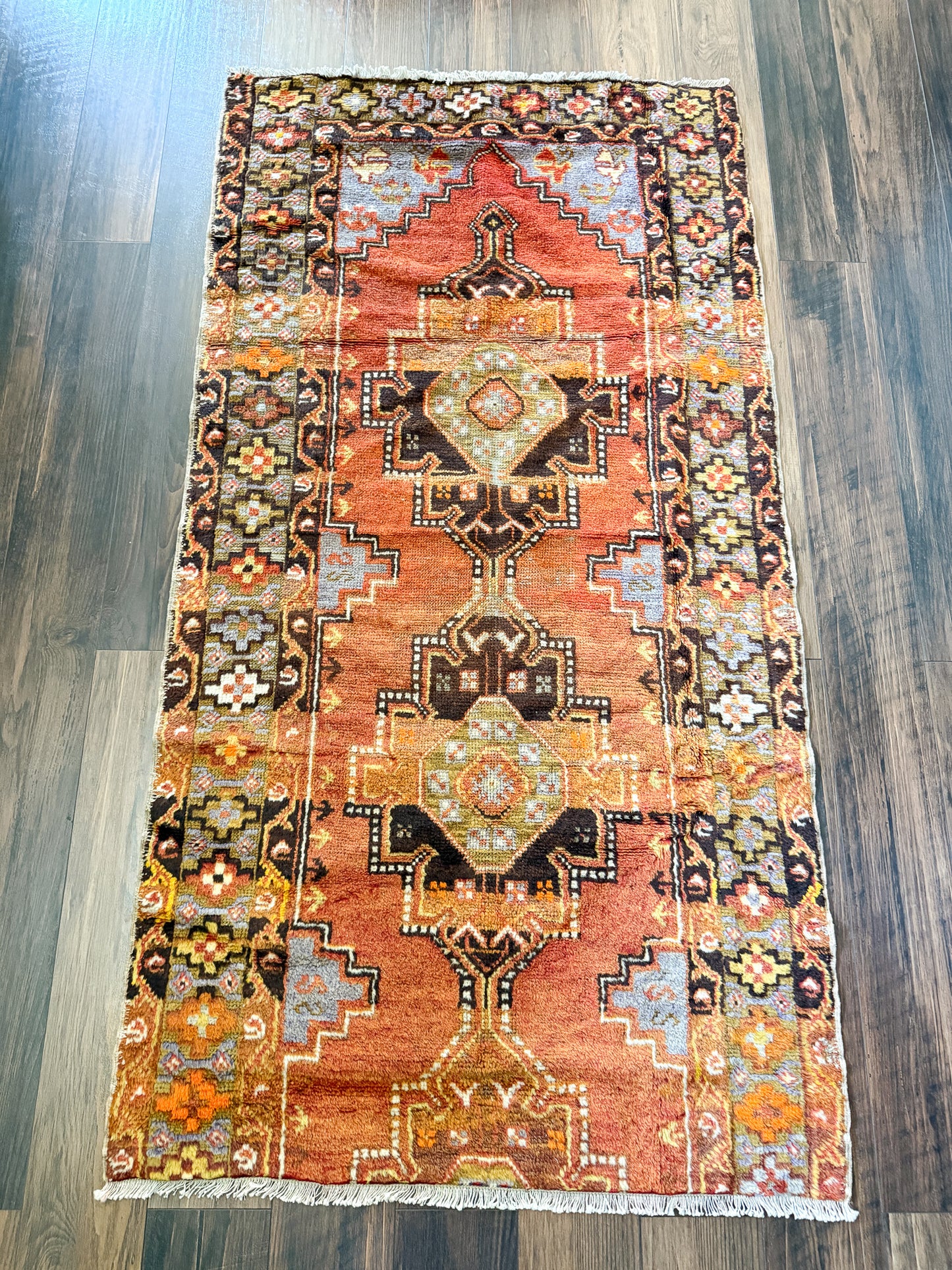 Vintage Turkish Area Rug No. A1239 - 2.8'x5.4'