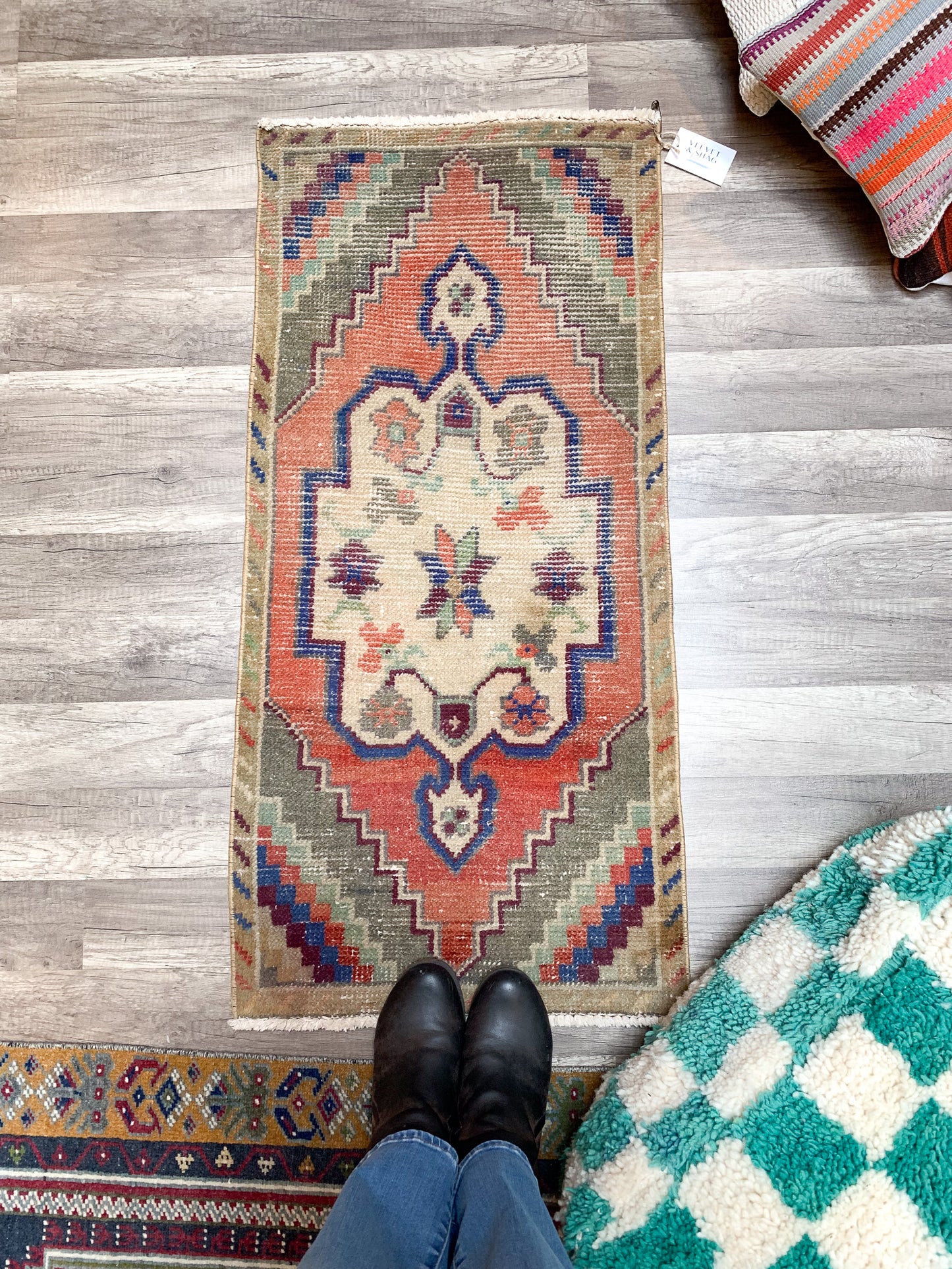 No. 598 - 1.7' x 3.6' Vintage Turkish Mini Rug