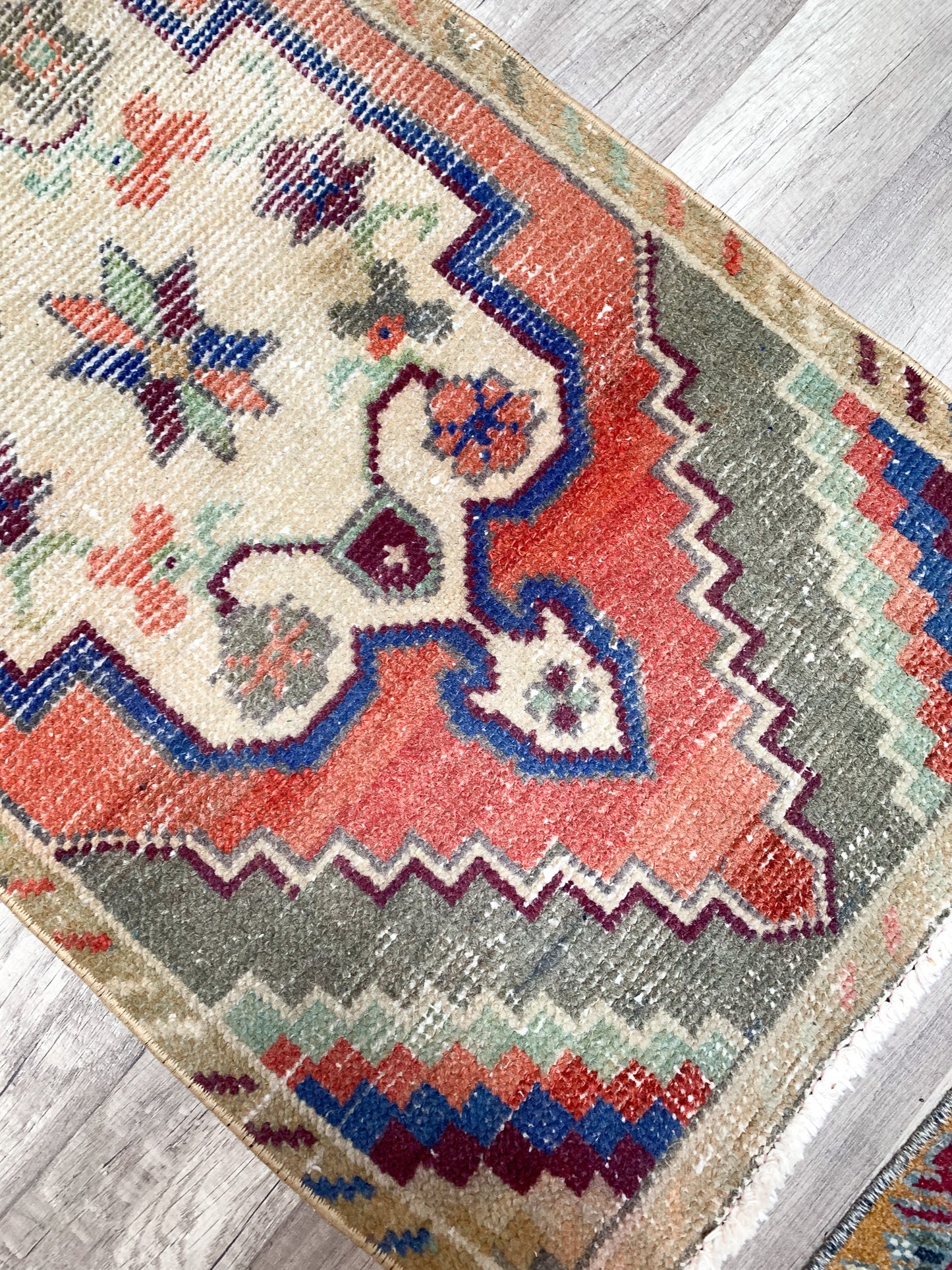 No. 598 - 1.7' x 3.6' Vintage Turkish Mini Rug