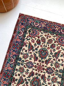 Reserved for Sarah - No. A1031 - 3.0' x 5.5' Vintage Turkish Area Rug