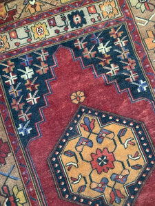 No. A1030 - 4.5' x 7.8' Vintage Turkish Area Rug