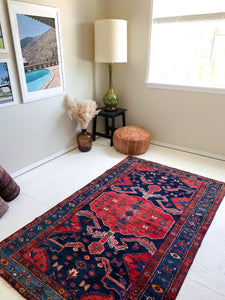 No. A1037 - 4.1' x 6.9' Vintage Persian Area Rug