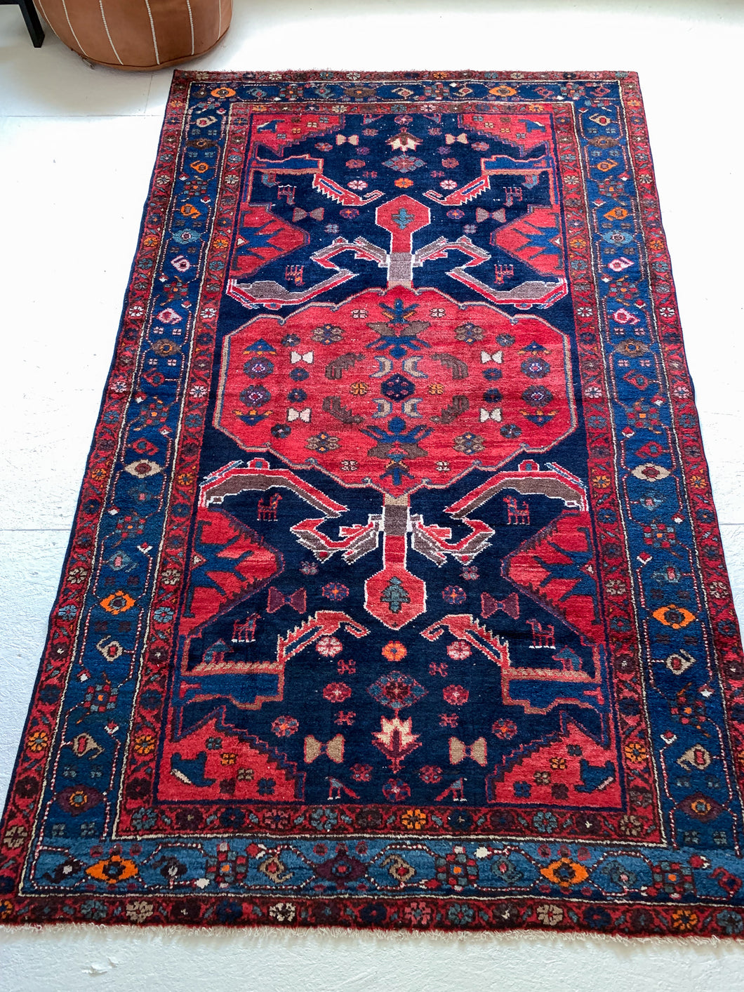 No. A1037 - 4.1' x 6.9' Vintage Persian Area Rug