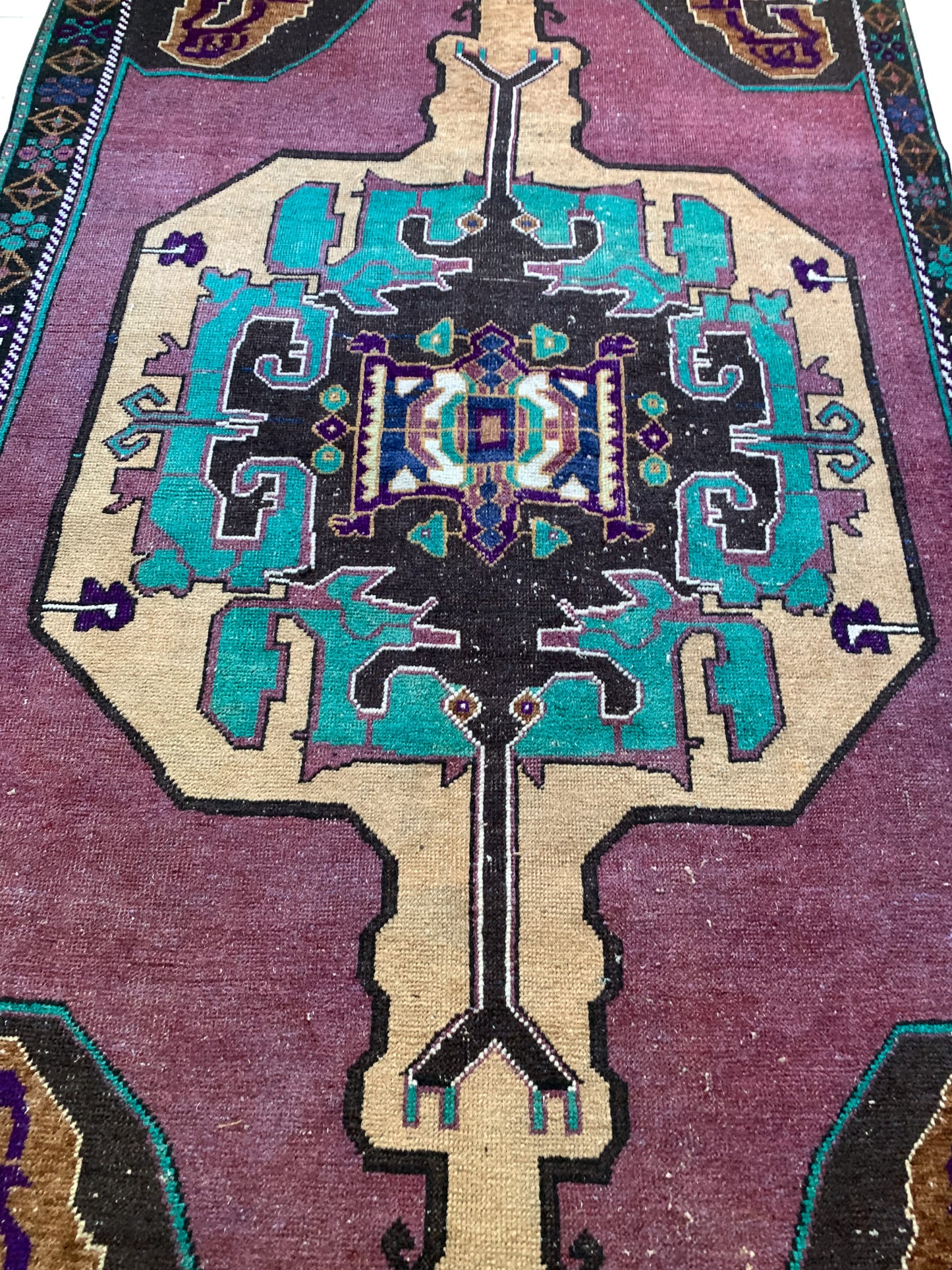 No. A1038 - 4.6' x 9.9' Vintage Turkish Area Rug