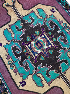 No. A1038 - 4.6' x 9.9' Vintage Turkish Area Rug