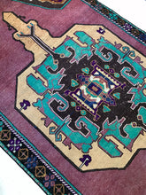 Load image into Gallery viewer, No. A1038 - 4.6&#39; x 9.9&#39; Vintage Turkish Area Rug
