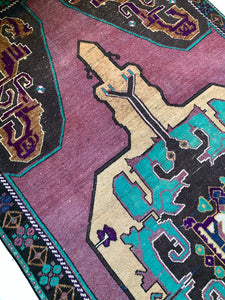 No. A1038 - 4.6' x 9.9' Vintage Turkish Area Rug