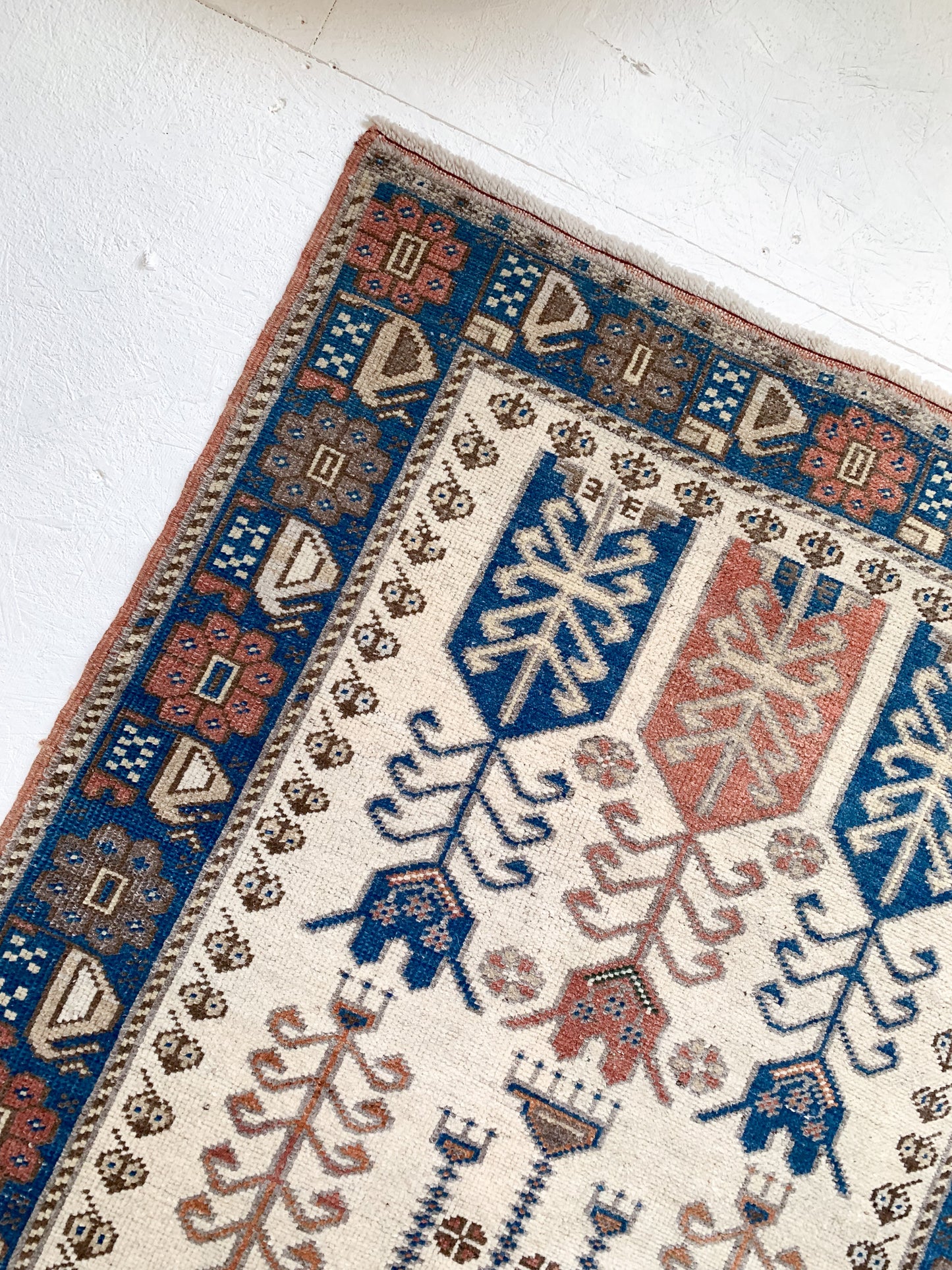 Reserved for Barbara - No. A1039 - 3.1' x 4.9' Vintage Turkish Area Rug