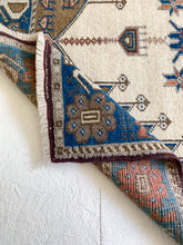 Load image into Gallery viewer, No. A1039 - 3.1&#39; x 4.9&#39; Vintage Turkish Area Rug
