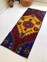 Load image into Gallery viewer, No. A1040 - 2.6&#39; x 6&#39; Vintage Turkish Area Runner Rug
