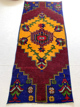 Load image into Gallery viewer, No. A1040 - 2.6&#39; x 6&#39; Vintage Turkish Area Runner Rug
