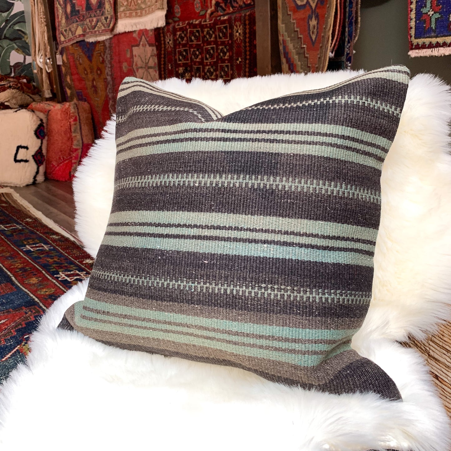 No. P306 - 18" X 18" Turkish Rug Pillow Cover