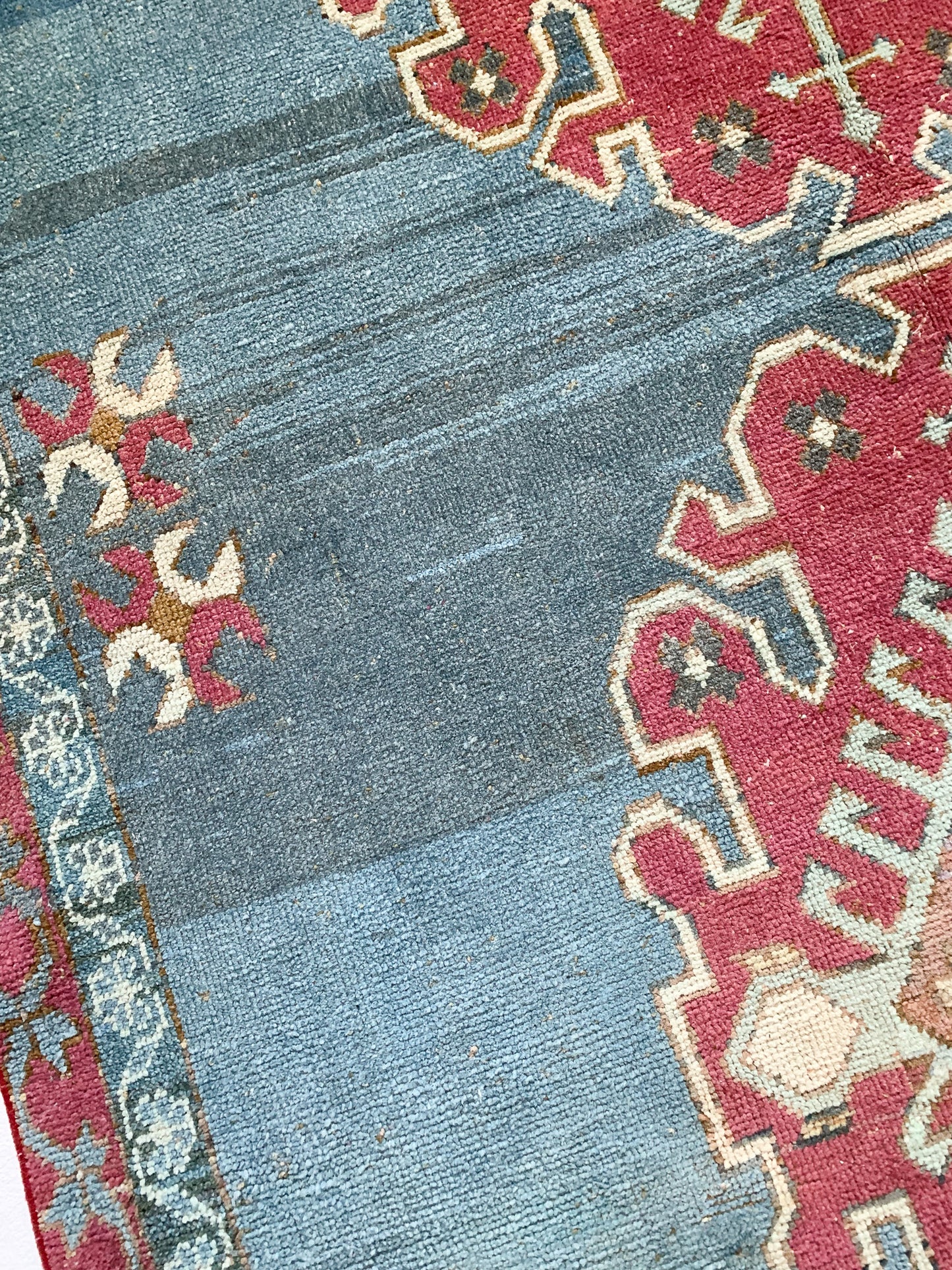 No. A1041 - 5.7' x 8.3' Vintage Turkish Area Rug