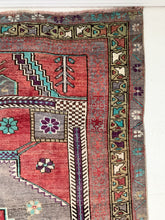 Load image into Gallery viewer, No. A1042 - 4.9&#39; x 10.0&#39; Vintage Turkish Area Rug

