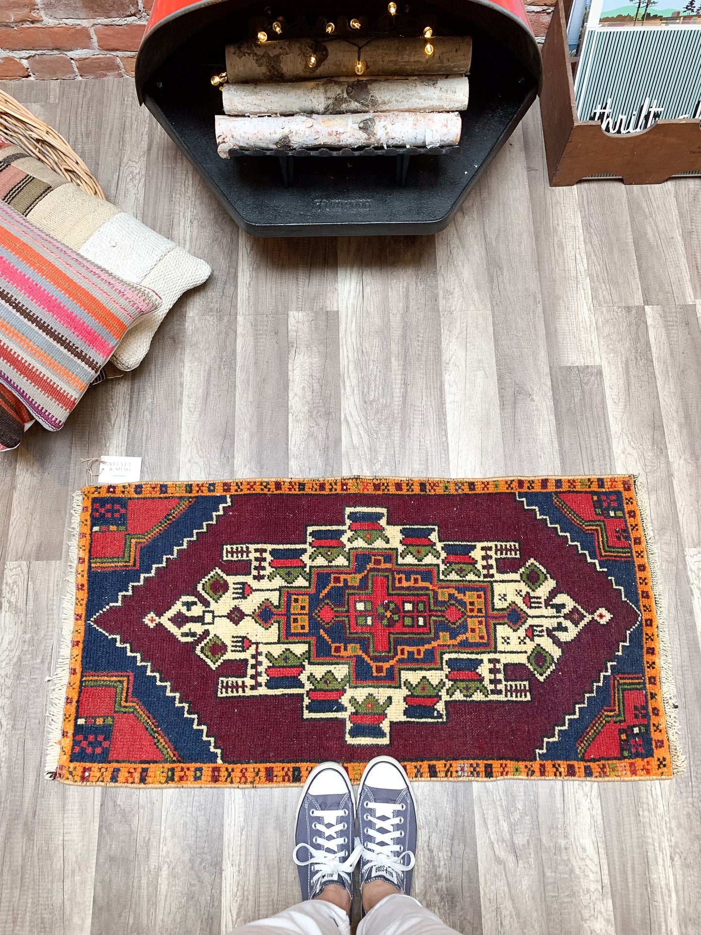 No. 612 - 1.8' x 3.5' Vintage Turkish Mini Rug