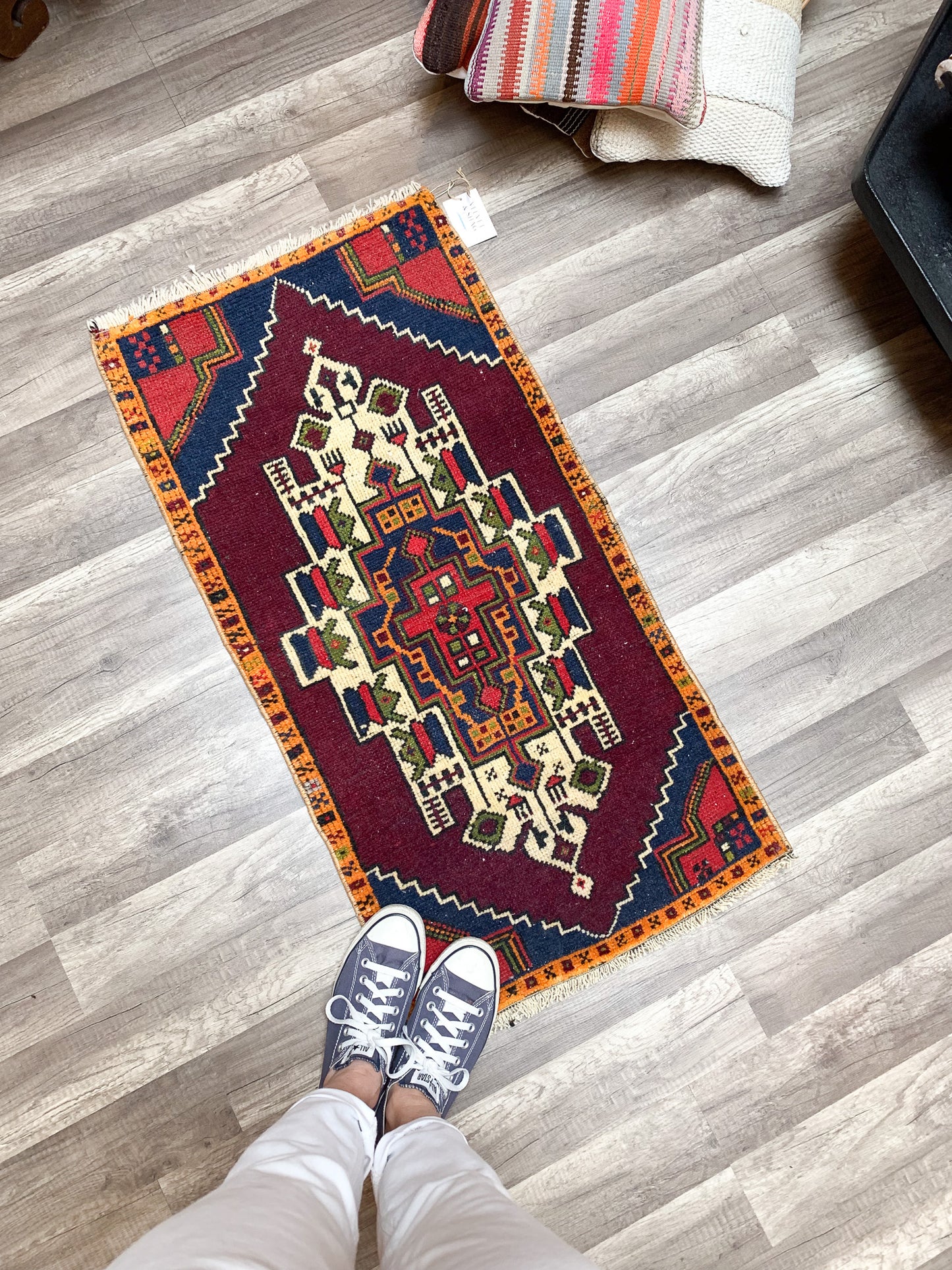 No. 612 - 1.8' x 3.5' Vintage Turkish Mini Rug