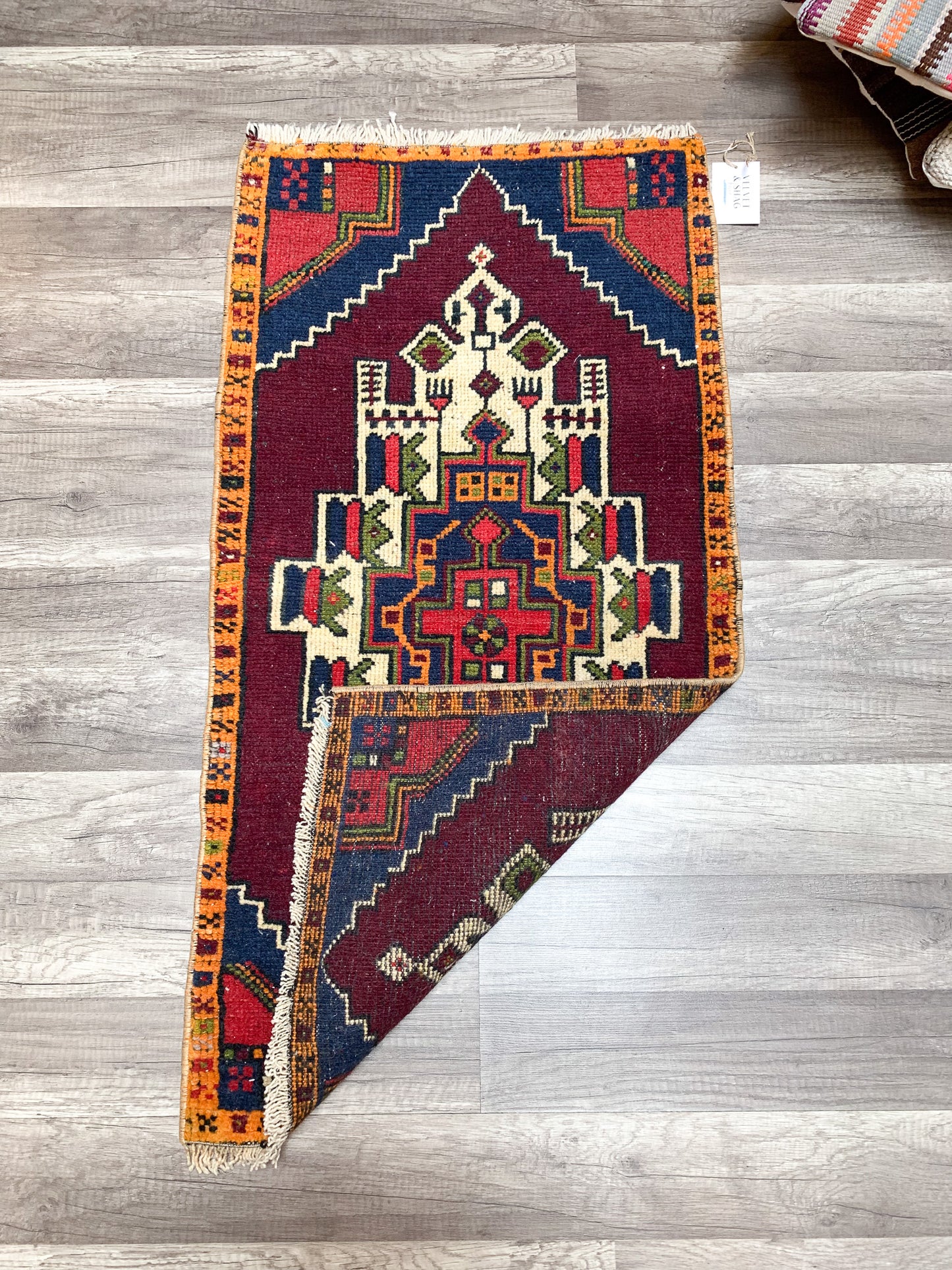 No. 612 - 1.8' x 3.5' Vintage Turkish Mini Rug