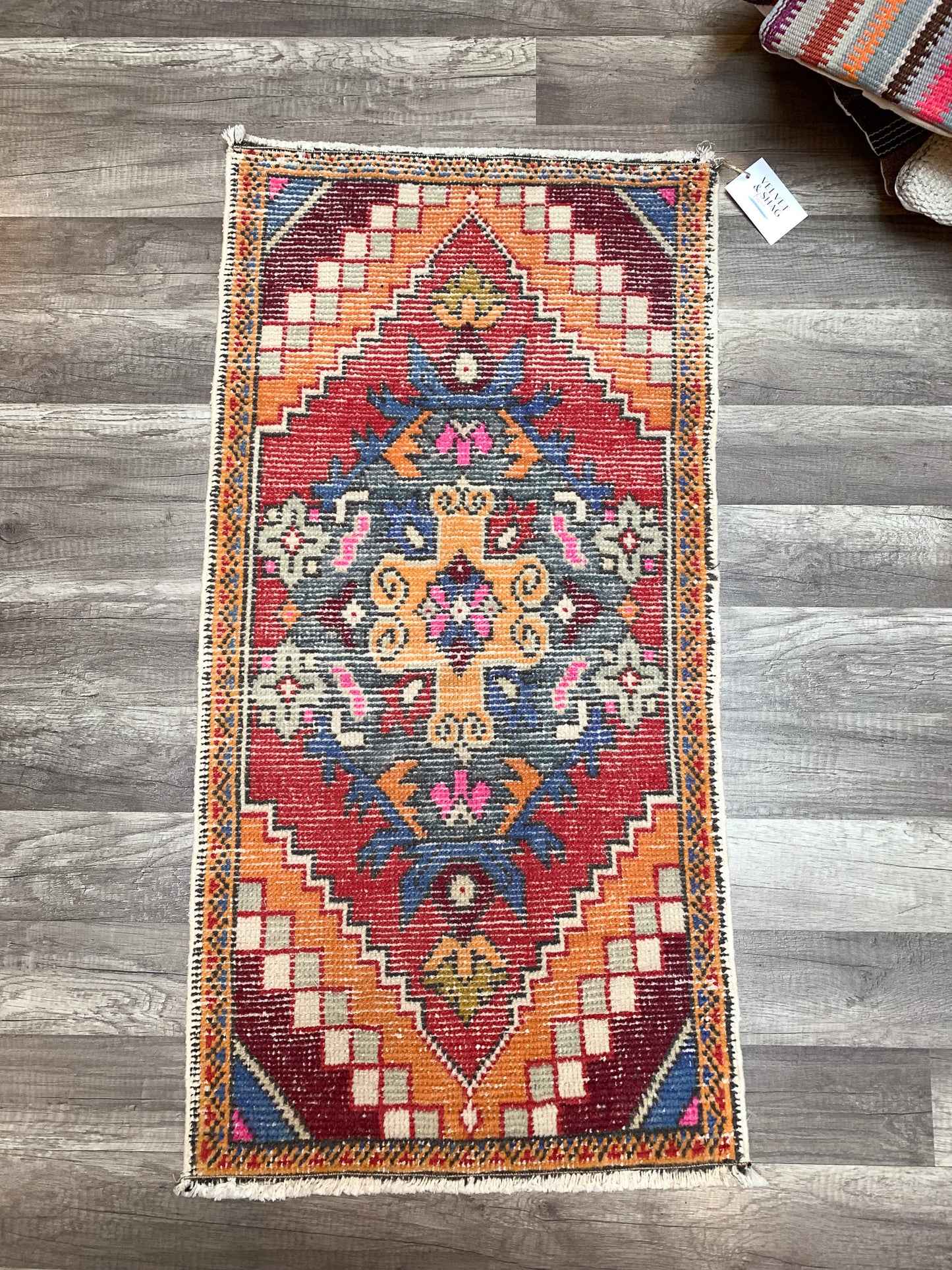 No. 606 - 1.7' x 3.3' Vintage Turkish Mini Rug