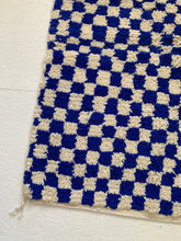 Load image into Gallery viewer, Reserved for Carmen - No. A1045 - 3.4&#39; x 4.9&#39; Blue Checkered Moroccan Area Rug
