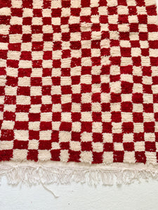 No. A1046 - 3.5' x 5.4' Red Checkered Moroccan Area Rug