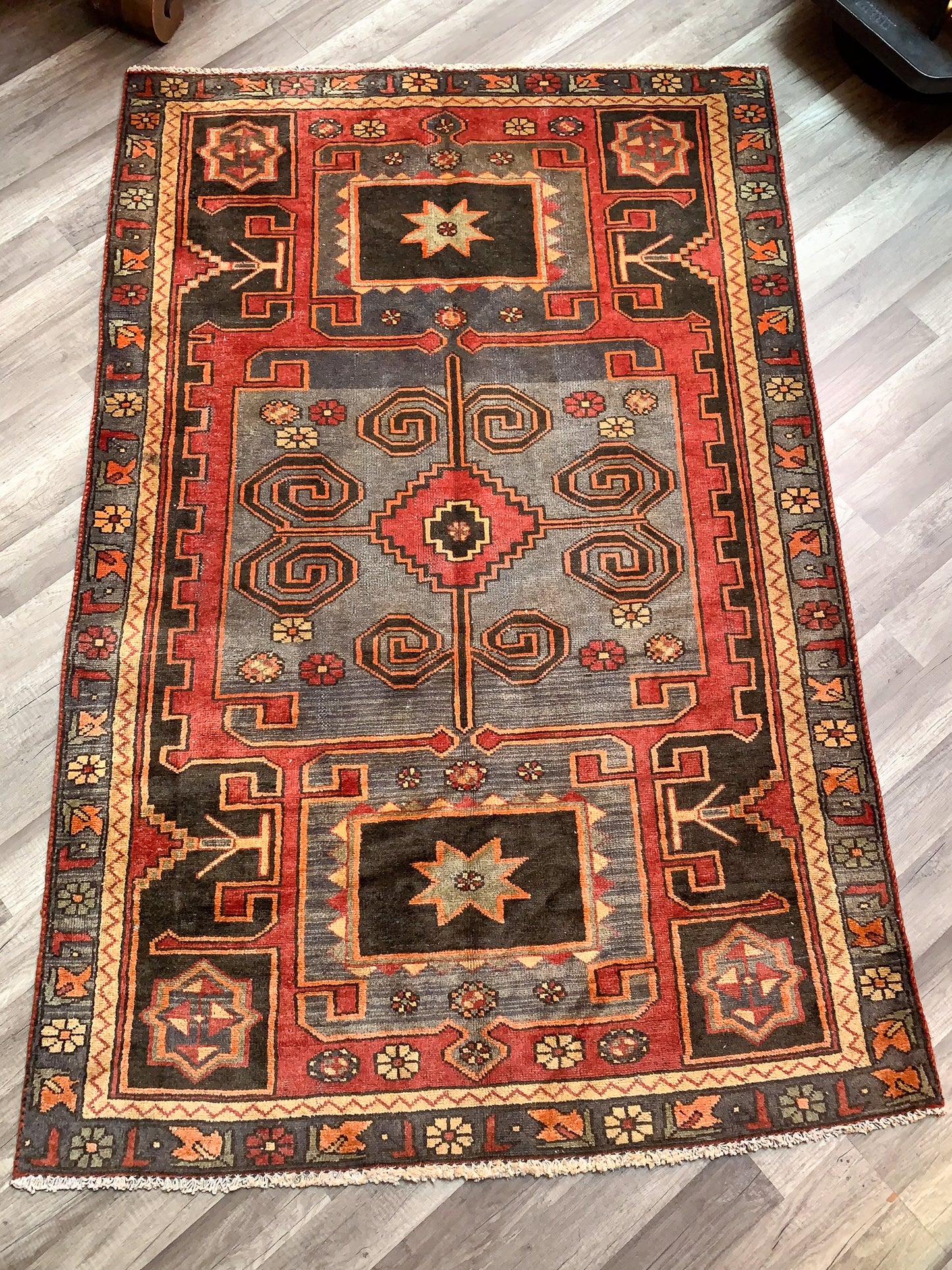 Vintage Persian Area Rug No. A1166 - 4.3' x 6.5'