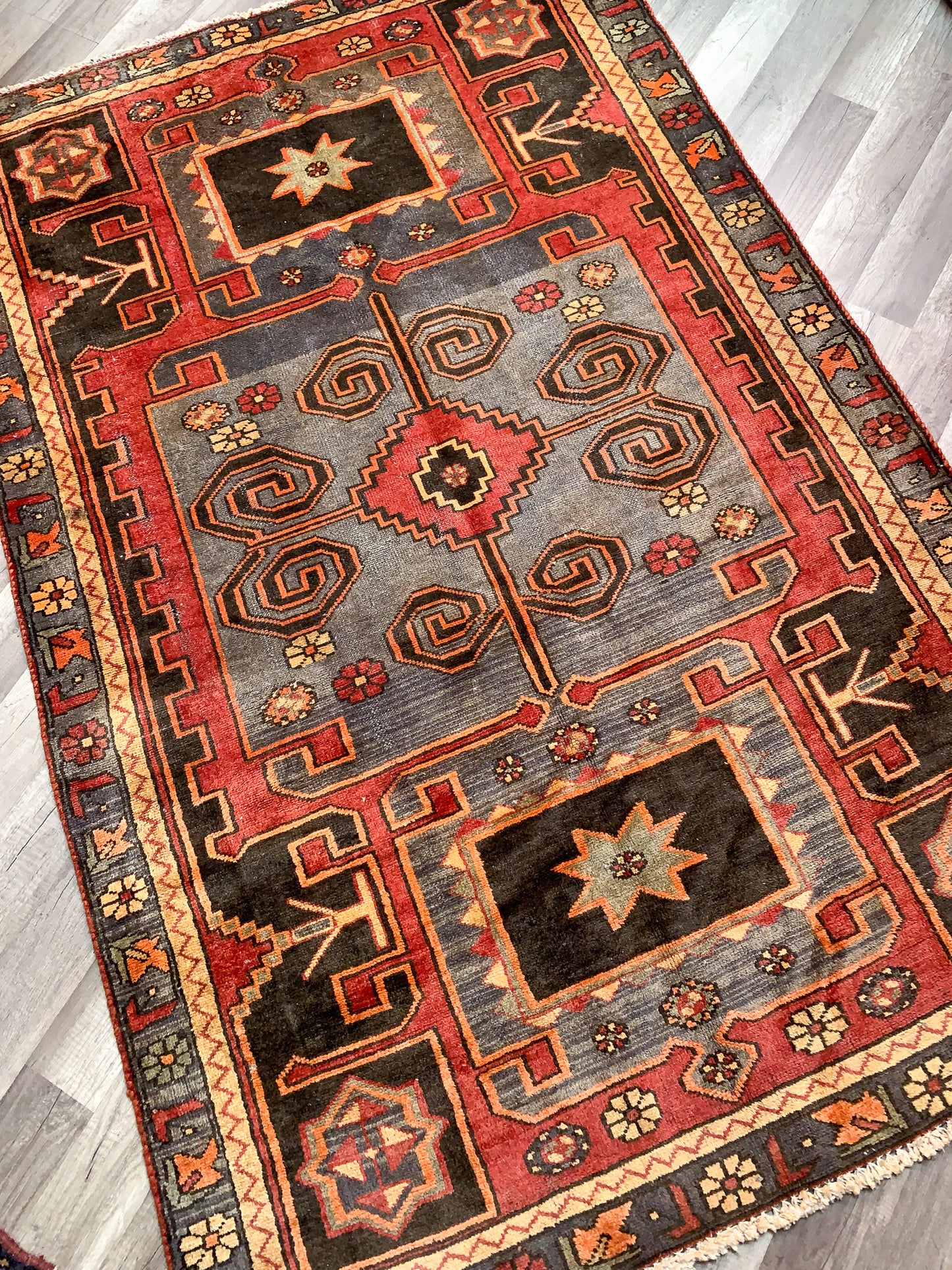 Vintage Persian Area Rug No. A1166 - 4.3' x 6.5'