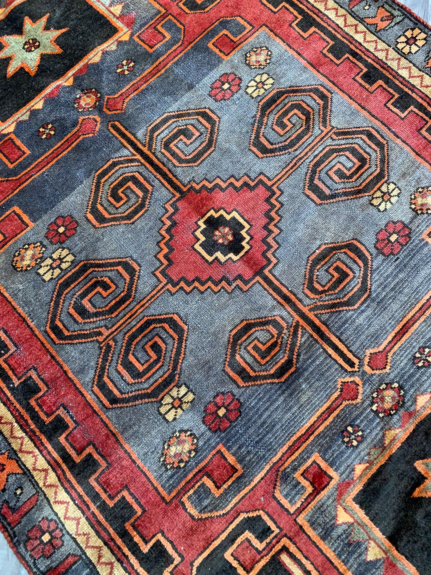 Vintage Persian Area Rug No. A1166 - 4.3' x 6.5'