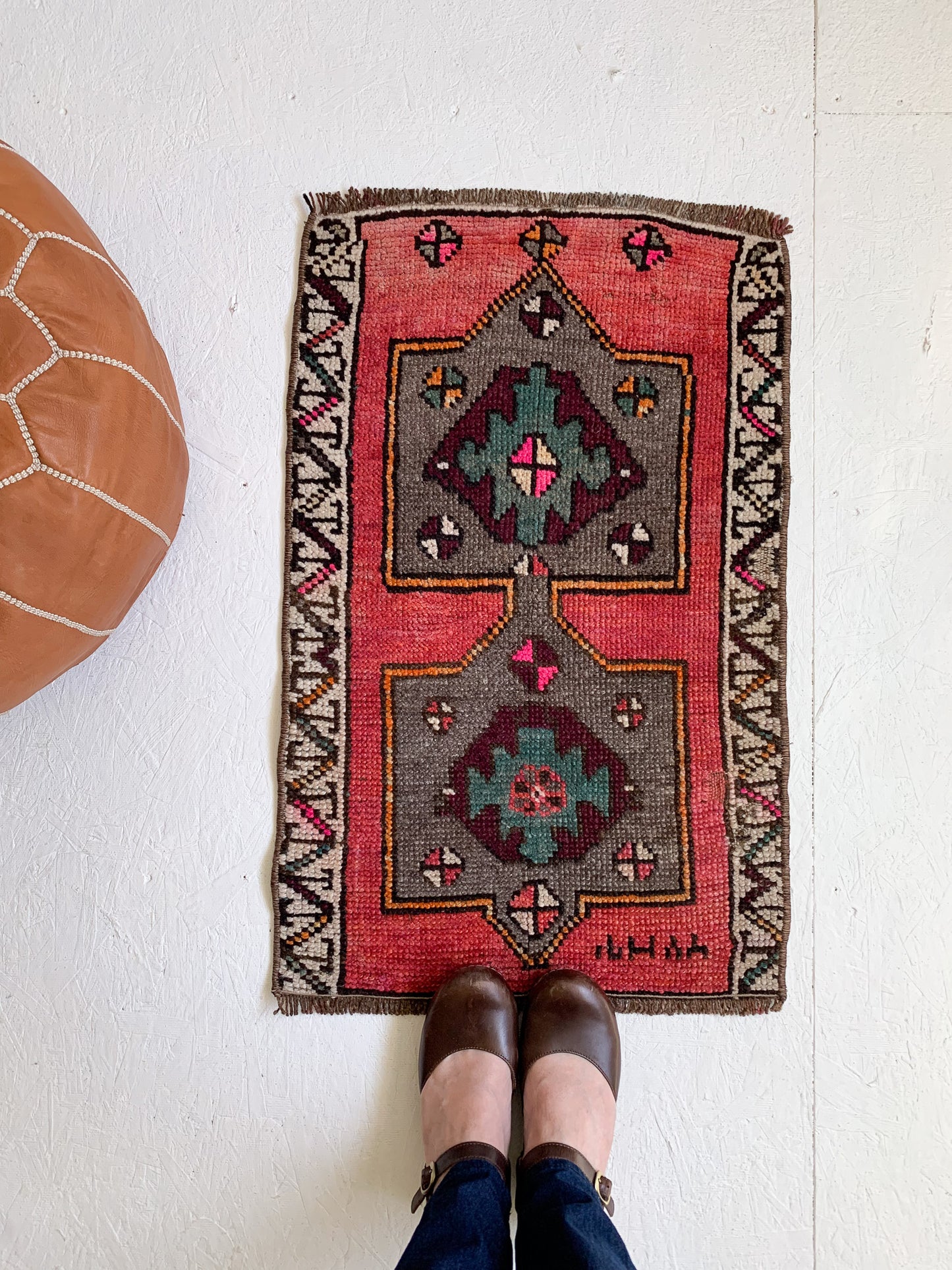 No. 546 - 1.7' x 2.8' Vintage Turkish Mini Rug