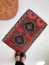 Load image into Gallery viewer, No. 546 - 1.7&#39; x 2.8&#39; Vintage Turkish Mini Rug
