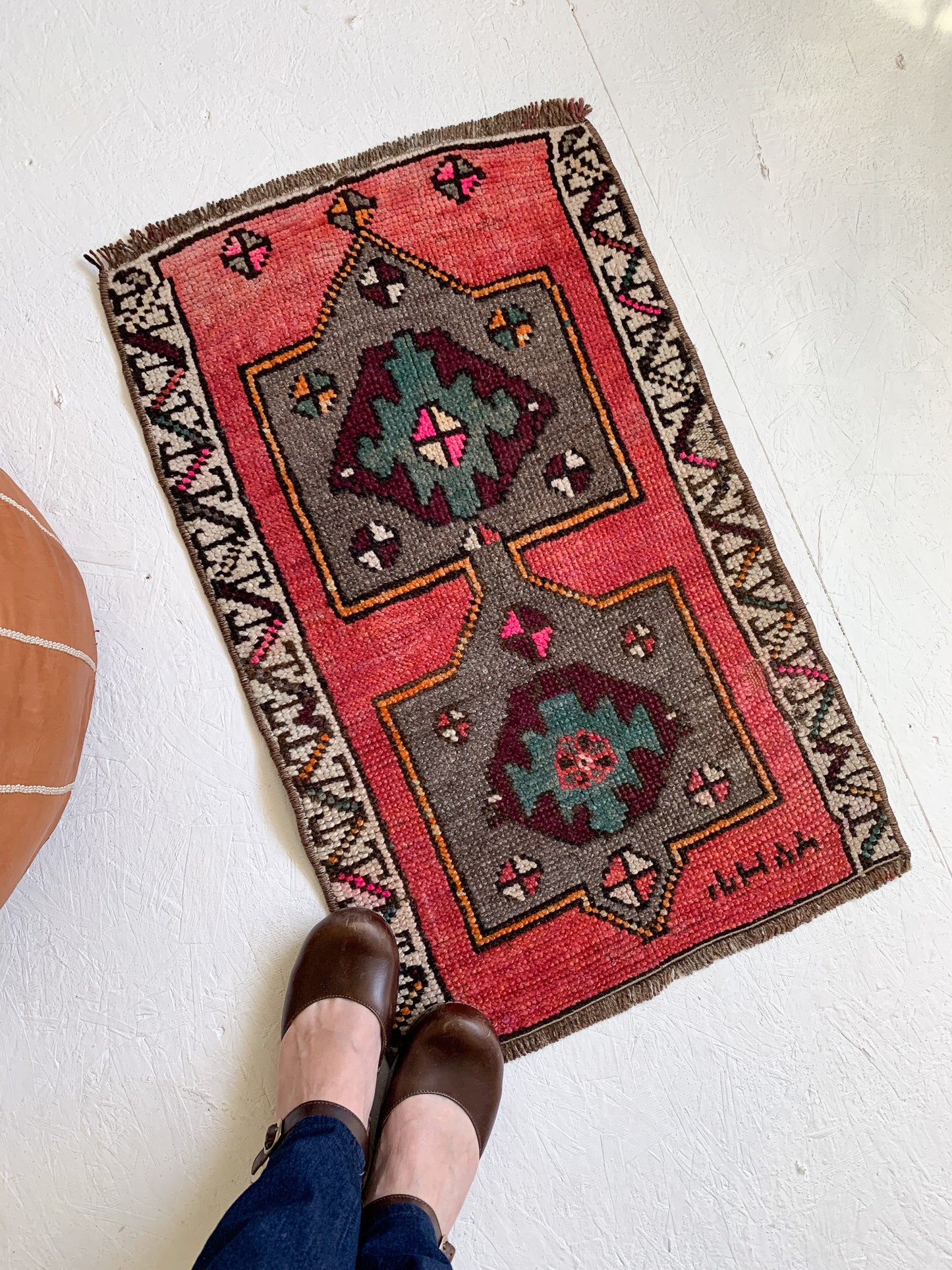 No. 546 - 1.7' x 2.8' Vintage Turkish Mini Rug