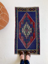 Load image into Gallery viewer, No. 547 - 1.6&#39; x 3.2&#39; Vintage Turkish Mini Rug
