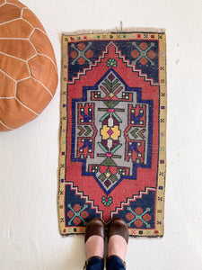 Reserved for Abby - No. 551 - 1.7' x 3.3' Vintage Turkish Mini Rug