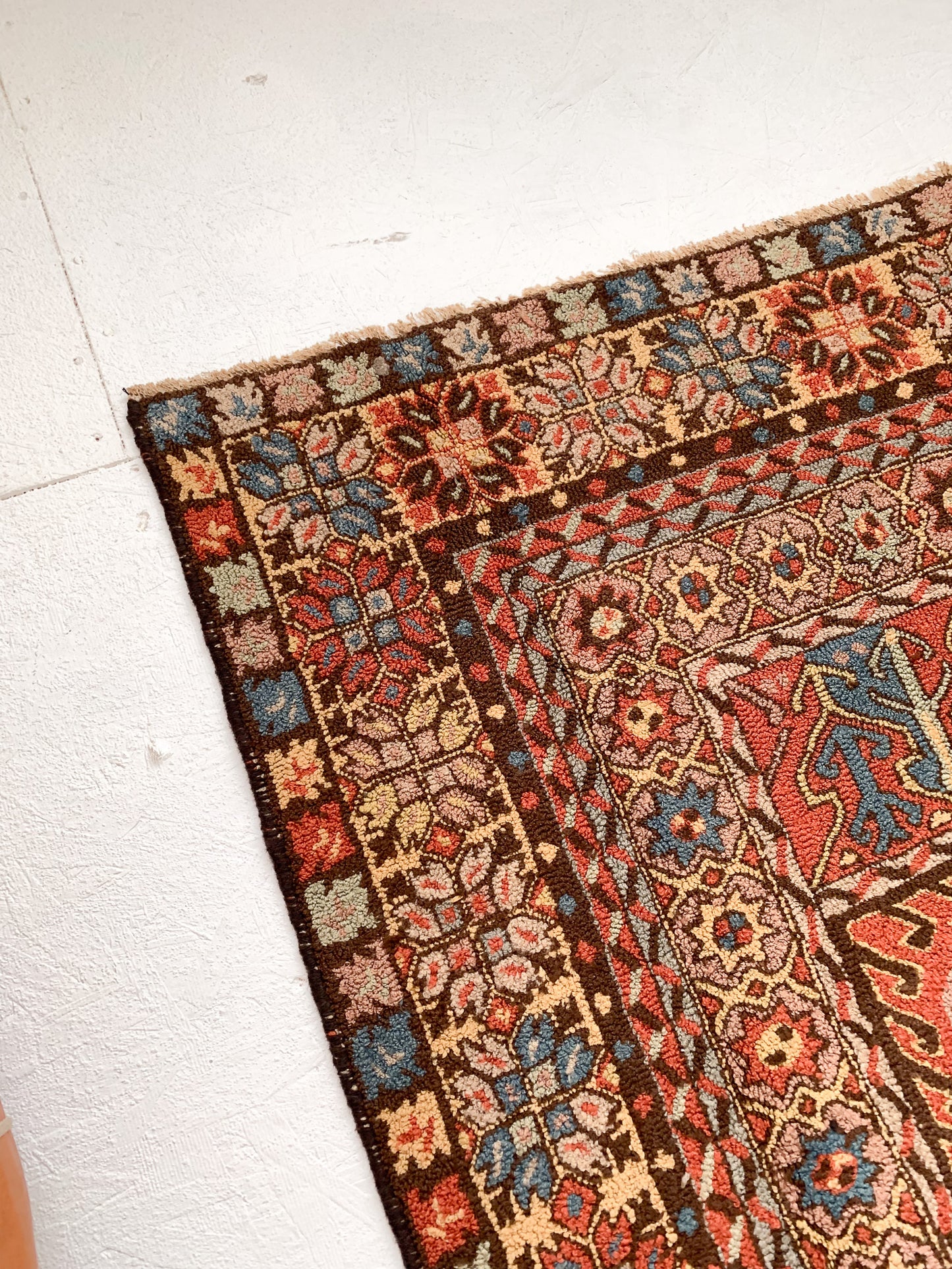 A1116- 3.9' x 5.6' Vintage Turkish Prayer Area Rug